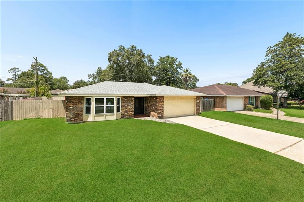 Photo 2 of Sale Pending at 115 Lafitte Dr, Slidell, LA 70458 | MLS# 2573416 | Listing updated on 2026-09-21
