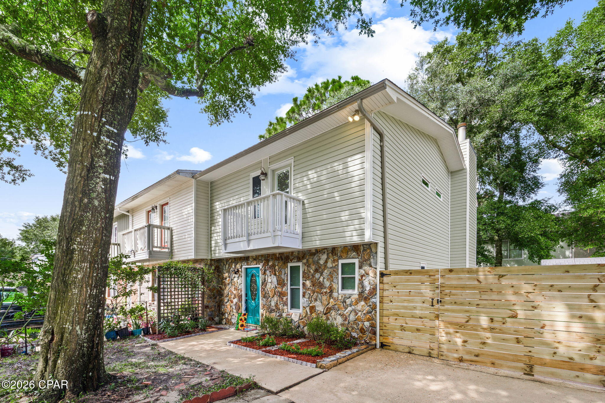 Photo 1 of Townhouse for sale at 956 Mcfarlan Ave, Fort Walton Beach, FL 32547 | MLS# 794421 | Listing updated on 2026-09-04