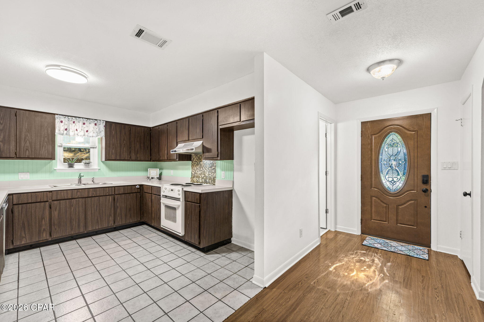 Photo 5 of Townhouse for sale at 956 Mcfarlan Ave, Fort Walton Beach, FL 32547 | MLS# 794421 | Listing updated on 2026-09-04