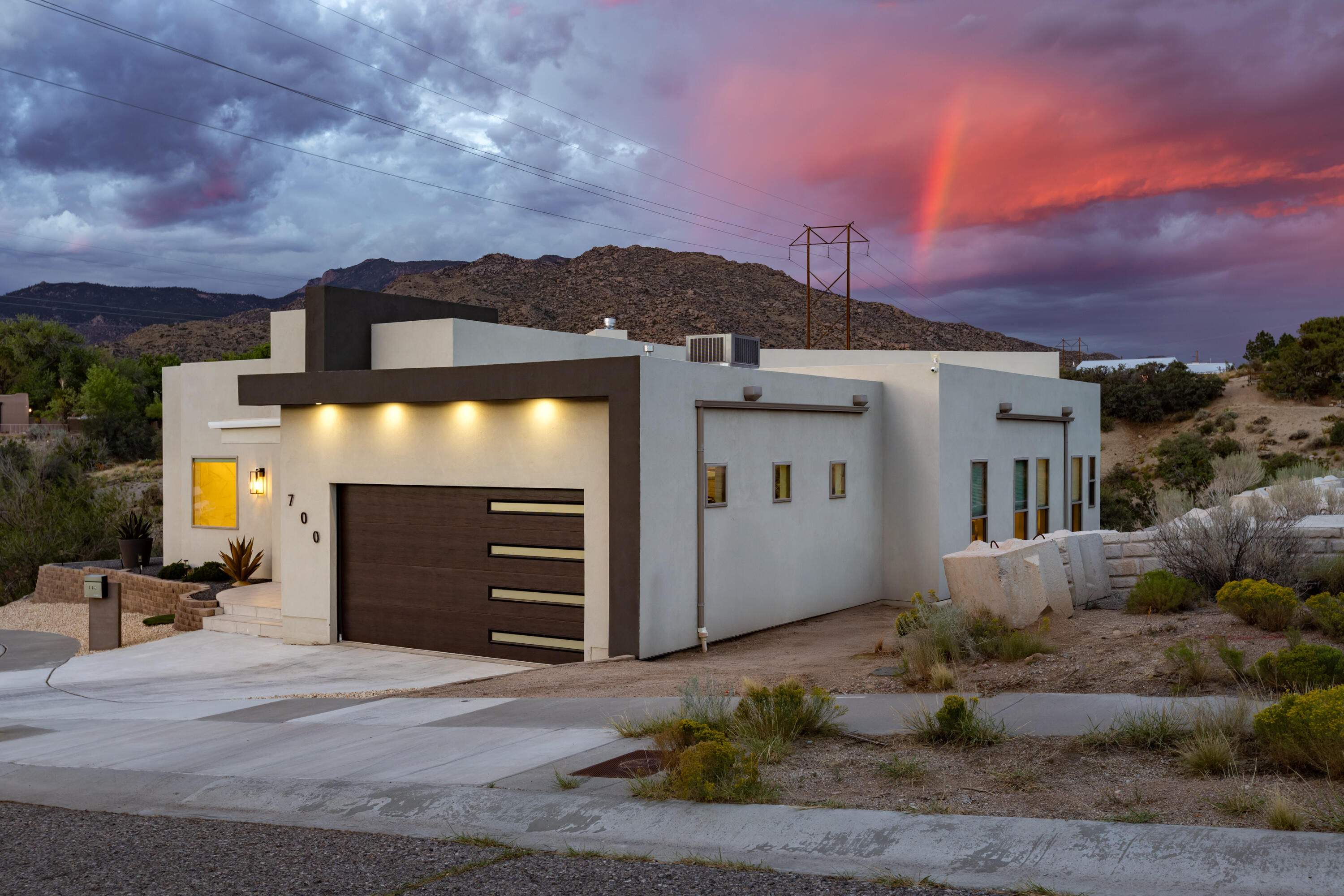 2nd image of 700 Winterwood Pl Se, Albuquerque, NM 87123 | MLS# 1109694