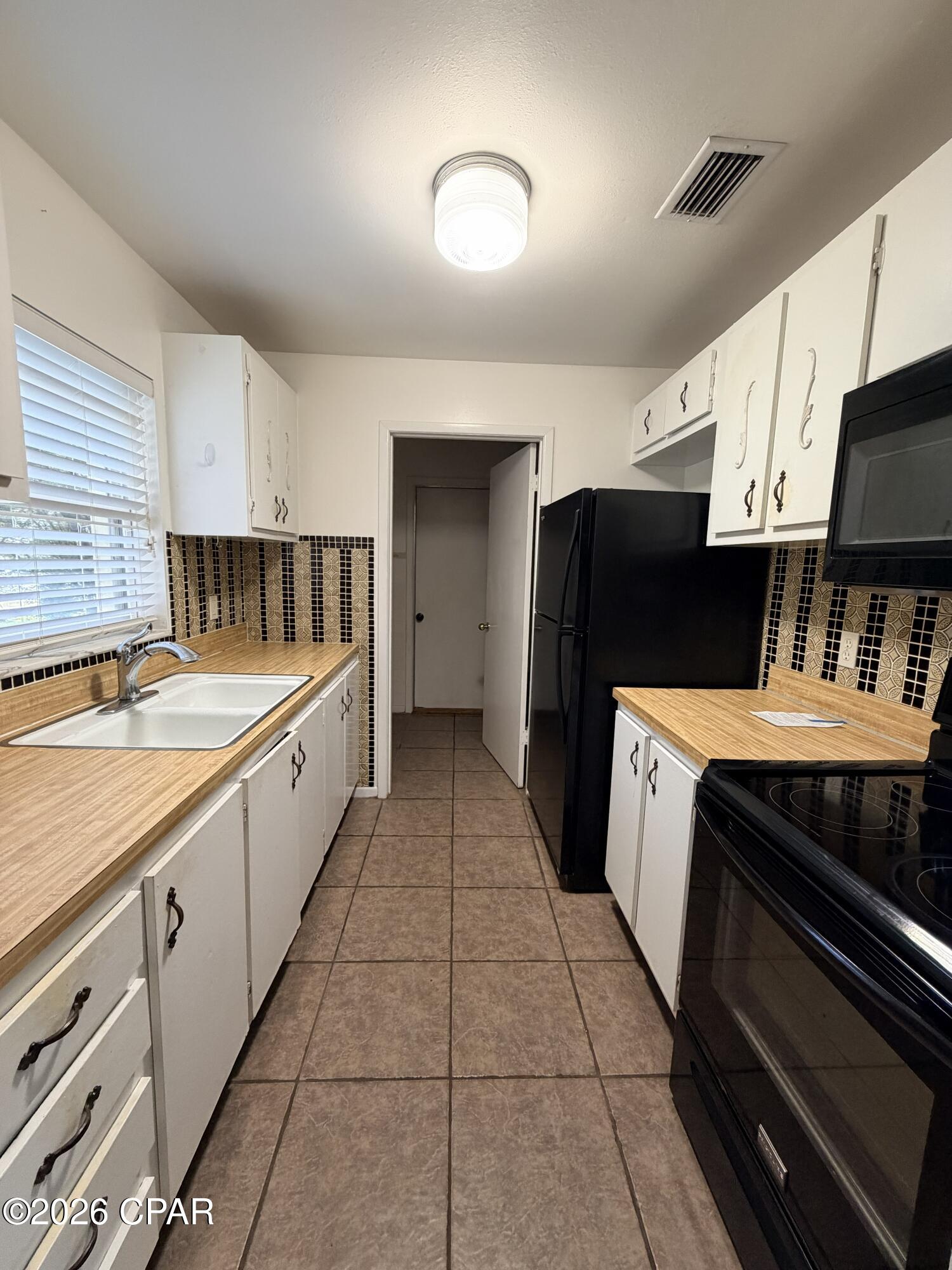 4th image of 1995 Ambassador Ct, Chipley, FL 32428 | MLS# 794449
