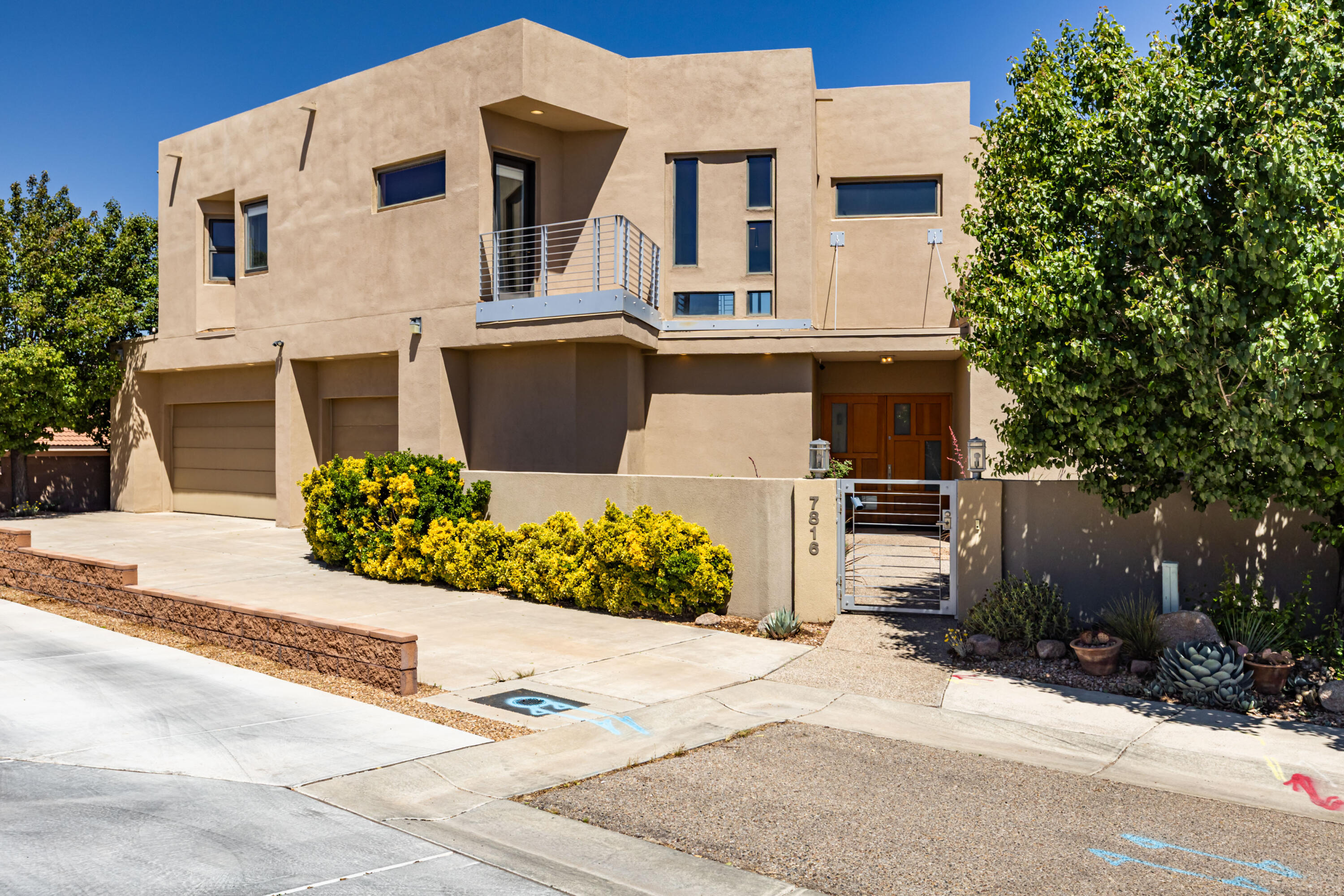 1st image of 7816 Florence Ave Ne, Albuquerque, NM 87122 | MLS# 1109729