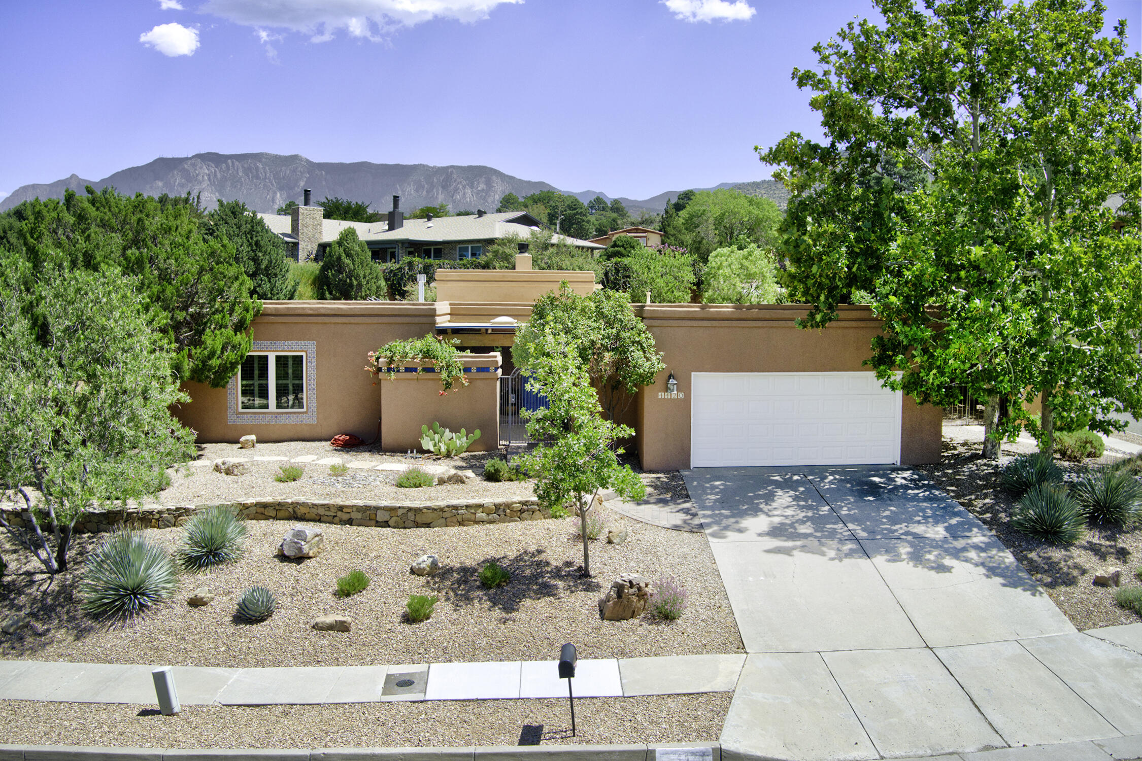 Photo 2 of Sale Pending at 4420 Sherre Dr Ne, Albuquerque, NM 87111 | MLS# 1109800 | Listing updated on 2026-09-17