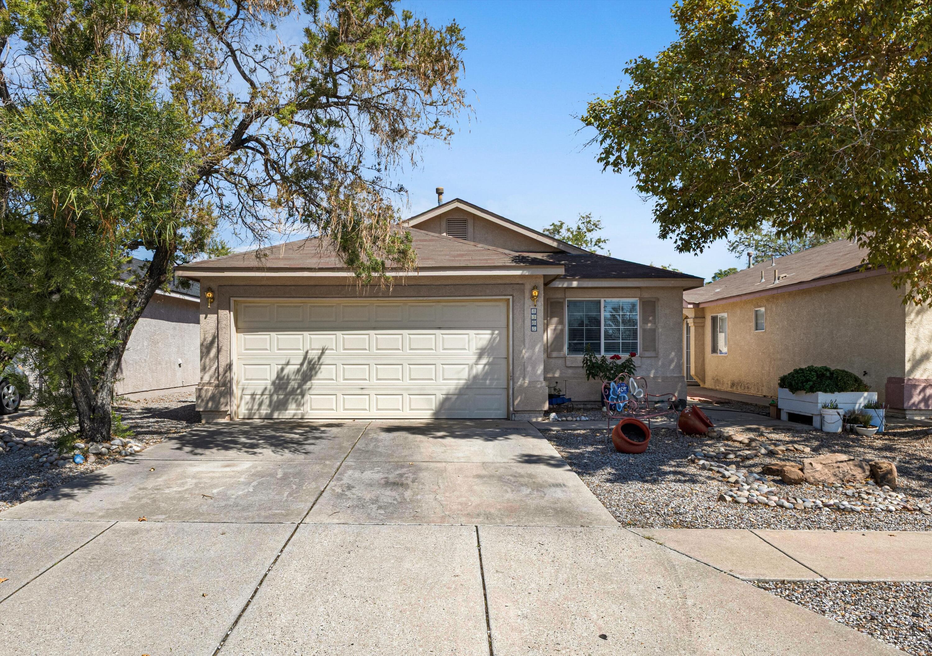 2nd image of 8305 Vista Estrella Ln Sw, Albuquerque, NM 87121 | MLS# 1109815