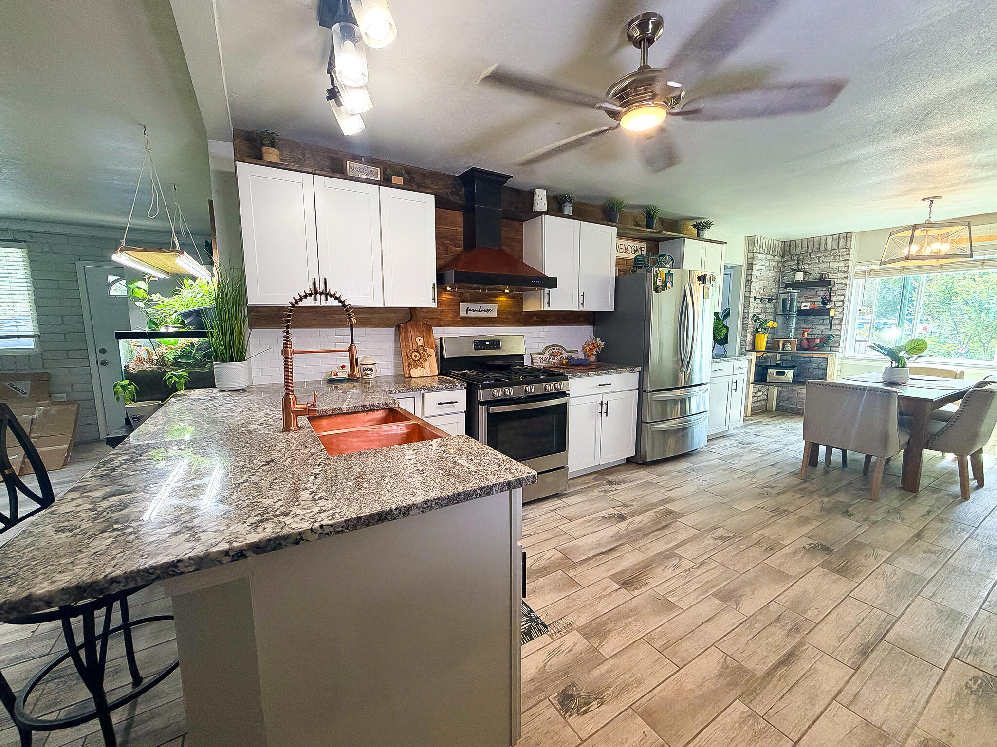 Photo 2 of Single family home for sale at 228 Appaloosa Dr, Los Lunas, NM 87031 | MLS# 1109842 | Listing updated on 2026-09-17