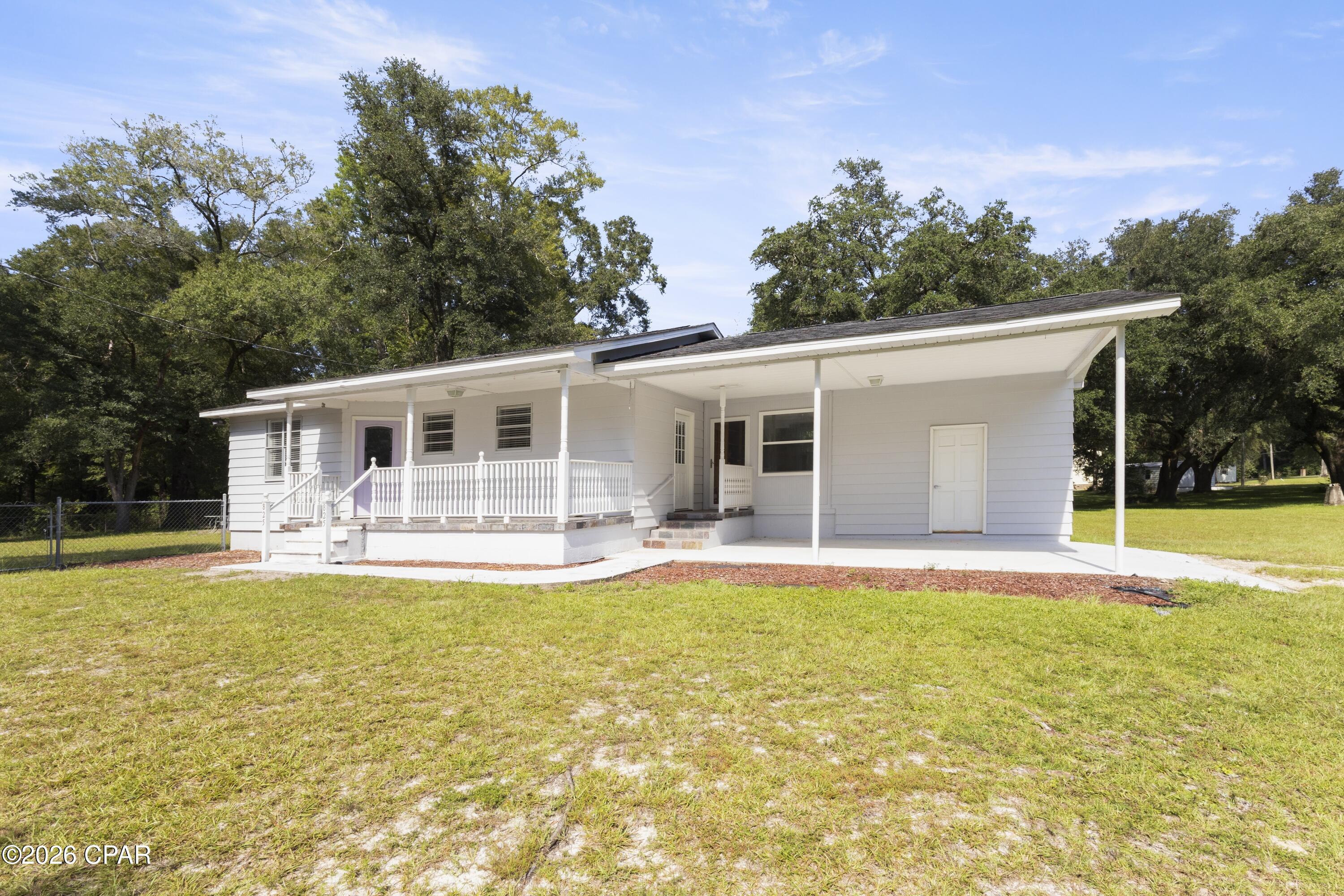Photo 4 of Single family home for sale at 825 Jones Ct, Chipley, FL 32428 | MLS# 794617 | Listing updated on 2026-10-11