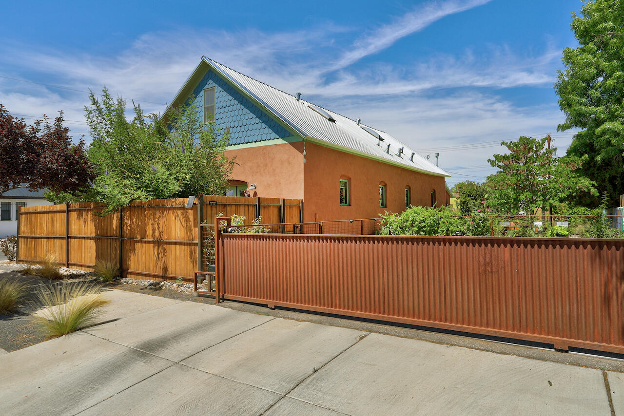 1st image of 723 Marquette Ave Nw, Albuquerque, NM 87102 | MLS# 1109894