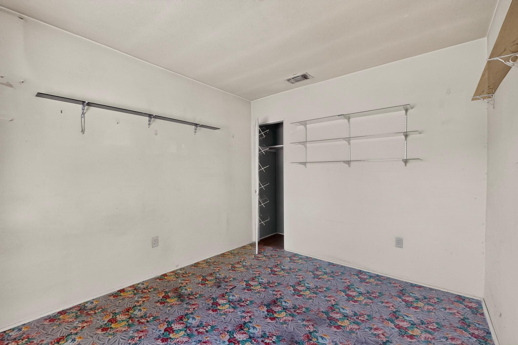 Photo 4 of Single family home for sale at 330 Cutler Ave Ne, Albuquerque, NM 87102 | MLS# 1109912 | Listing updated on 2026-09-17