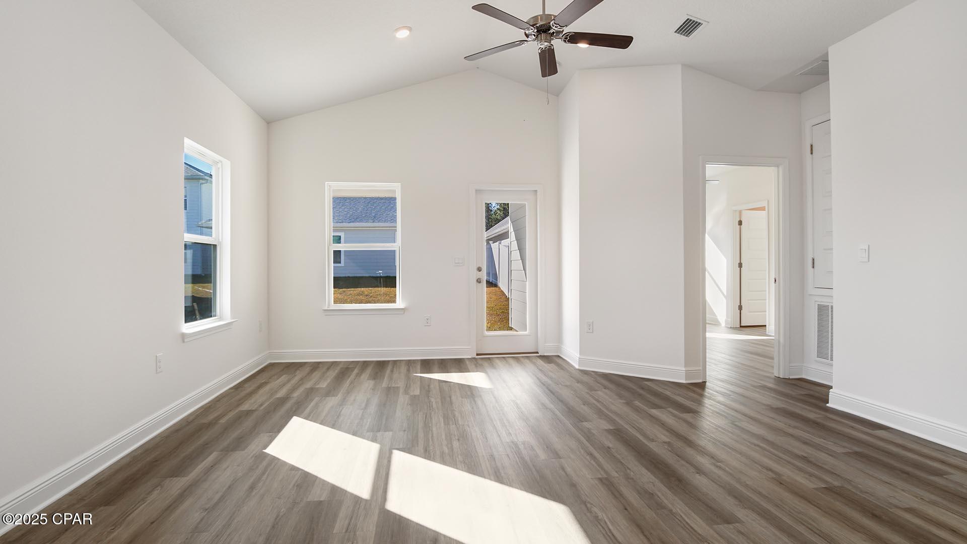 565 Hancock Way, Panama City Beach, FL 32413 thumbnail, photo 13 of 33