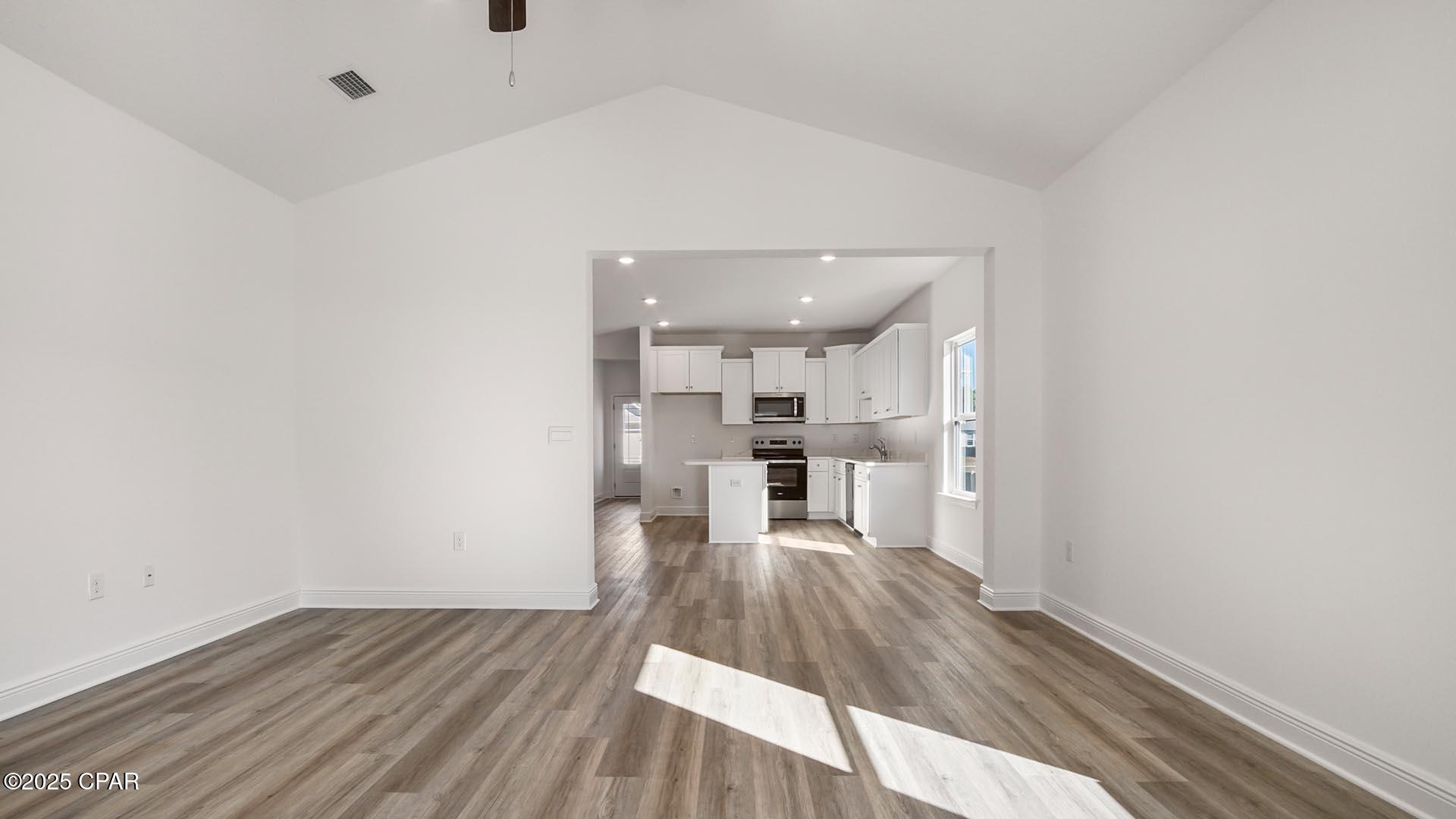 565 Hancock Way, Panama City Beach, FL 32413 thumbnail, photo 14 of 33