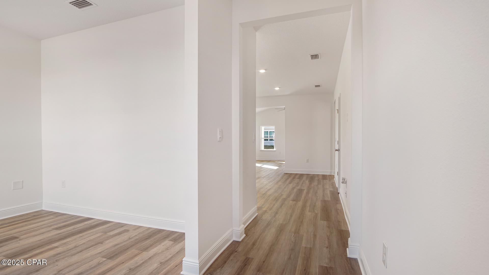 565 Hancock Way, Panama City Beach, FL 32413 thumbnail, photo 3 of 33