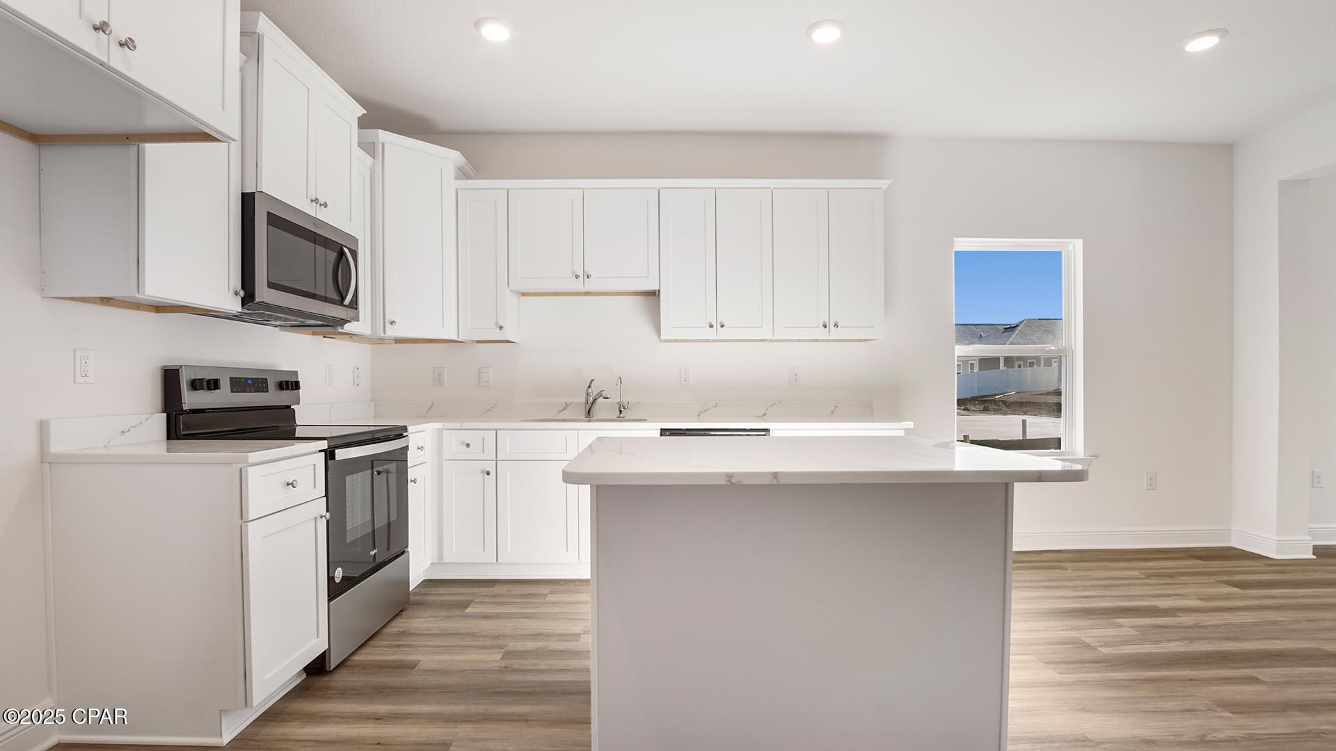 565 Hancock Way, Panama City Beach, FL 32413 thumbnail, photo 7 of 33