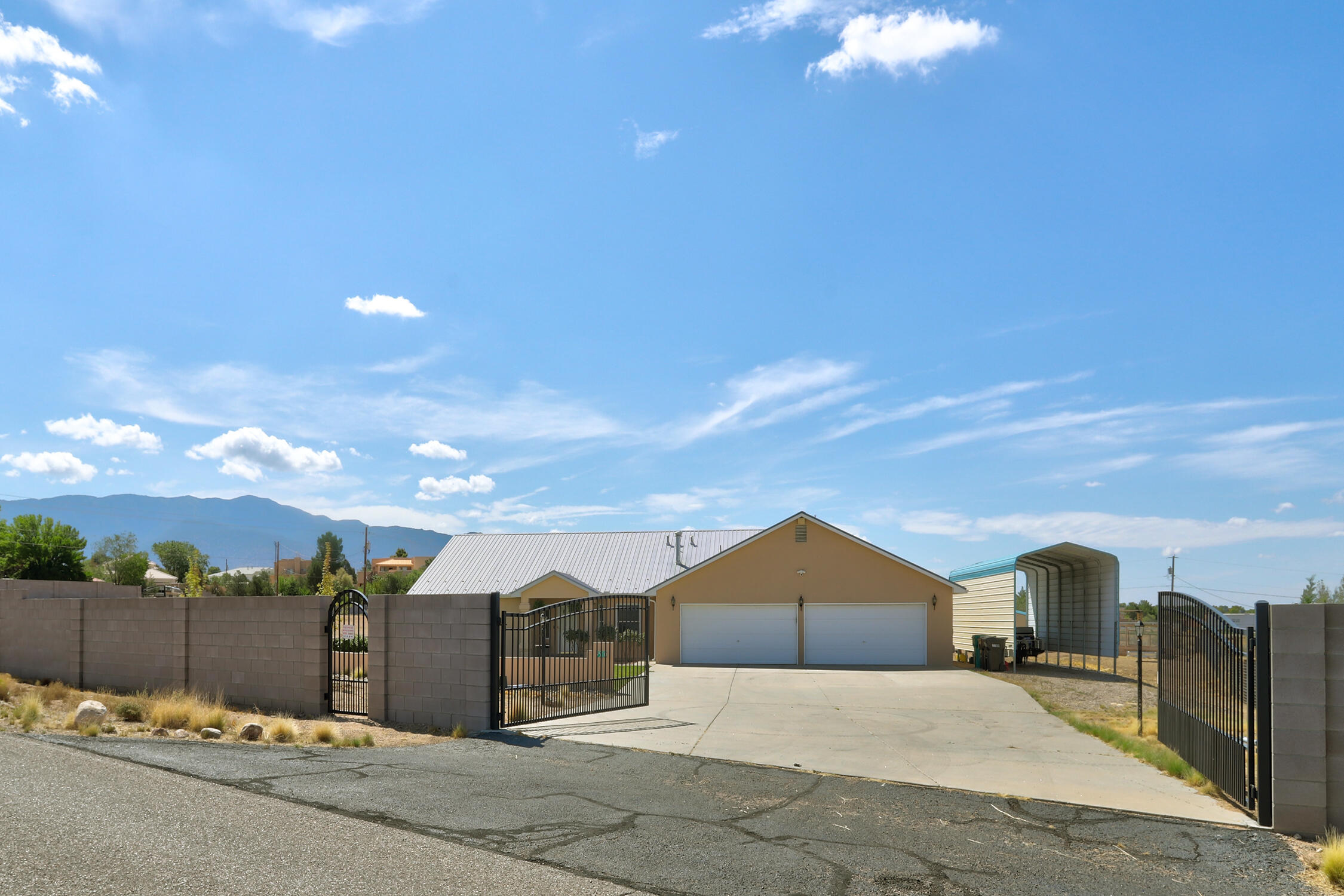 Photo 3 of Sale Pending at 9510 Signal Ave Ne, Albuquerque, NM 87122 | MLS# 1109954 | Listing updated on 2026-09-08