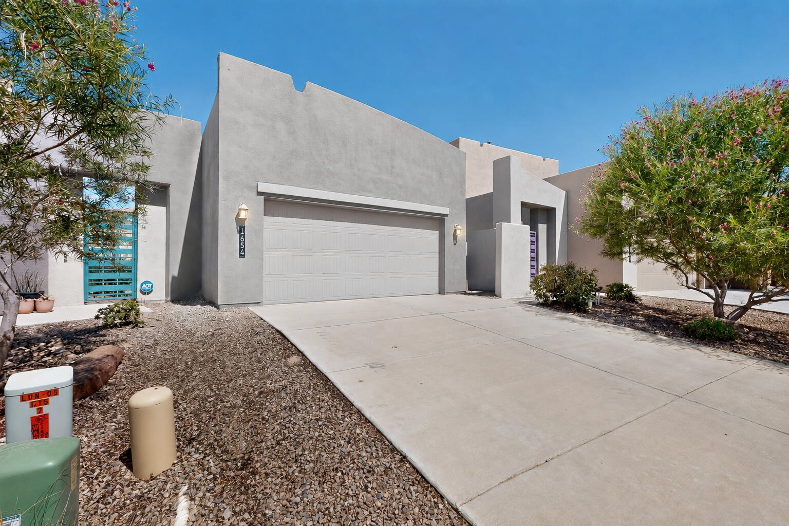 Photo 2 of Single family home for sale at 1654 Tierra Verde Loop Nw, Los Lunas, NM 87031 | MLS# 1110027 | Listing updated on 2026-09-18