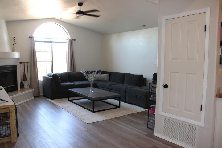 Photo 3 of Single family home for sale at 16 Salida Del Sol Trl, Edgewood, NM 87015 | MLS# 1110096 | Listing updated on 2026-09-06