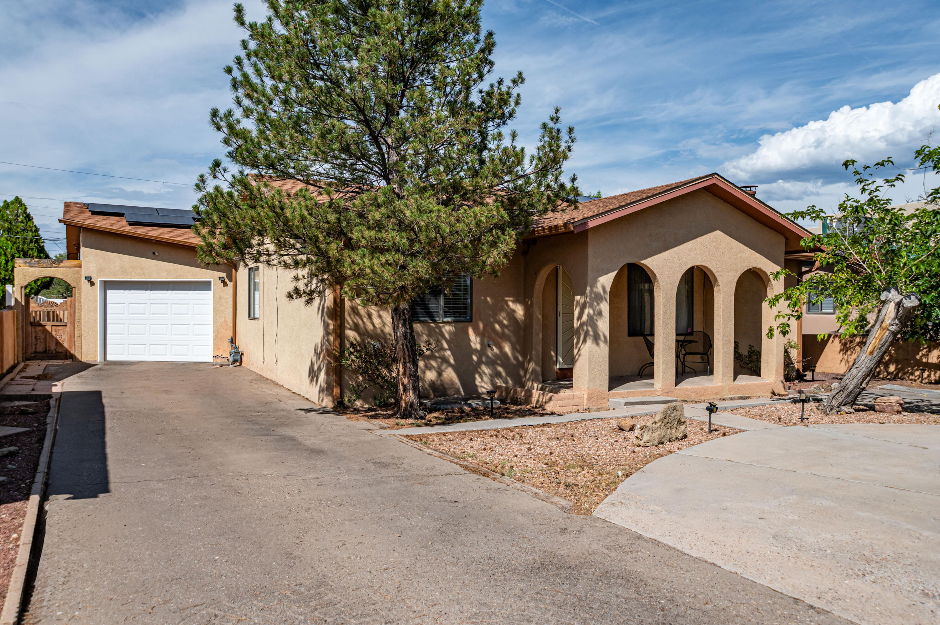 1st image of 811 San Andres Ave Nw, Albuquerque, NM 87107 | MLS# 1110098