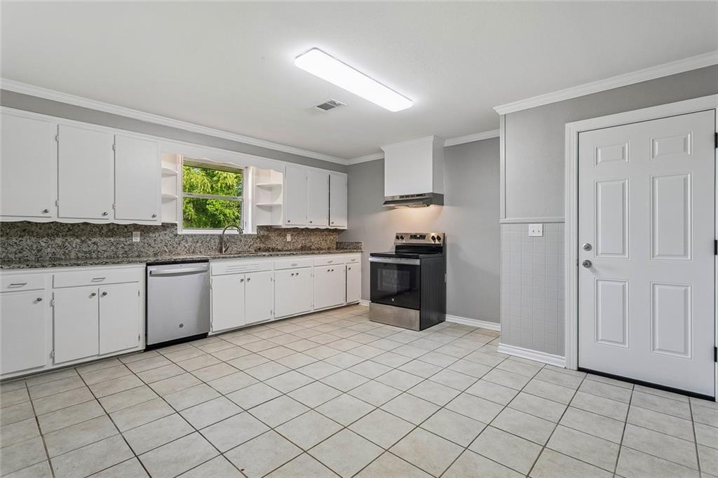 Photo 3 of Single family home for sale at 301 Maple St, Hammond, LA 70403 | MLS# 2574651 | Listing updated on 2026-10-14