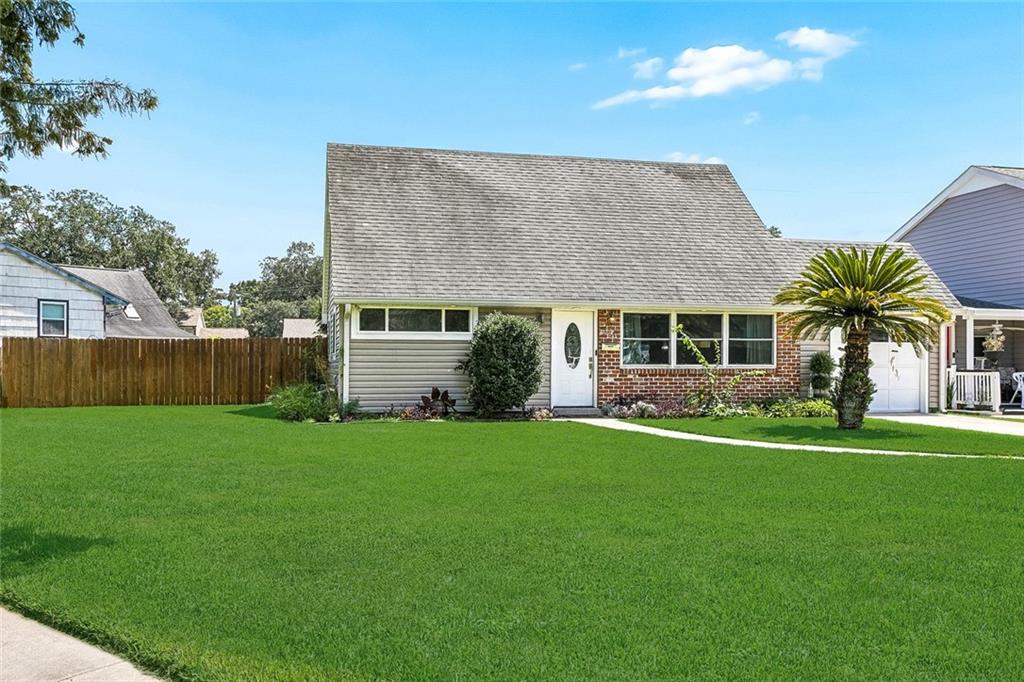 Photo 1 of Single family home for sale at 717 Mary Ln, River Ridge, LA 70123 | MLS# 2574965 | Listing updated on 2026-09-12