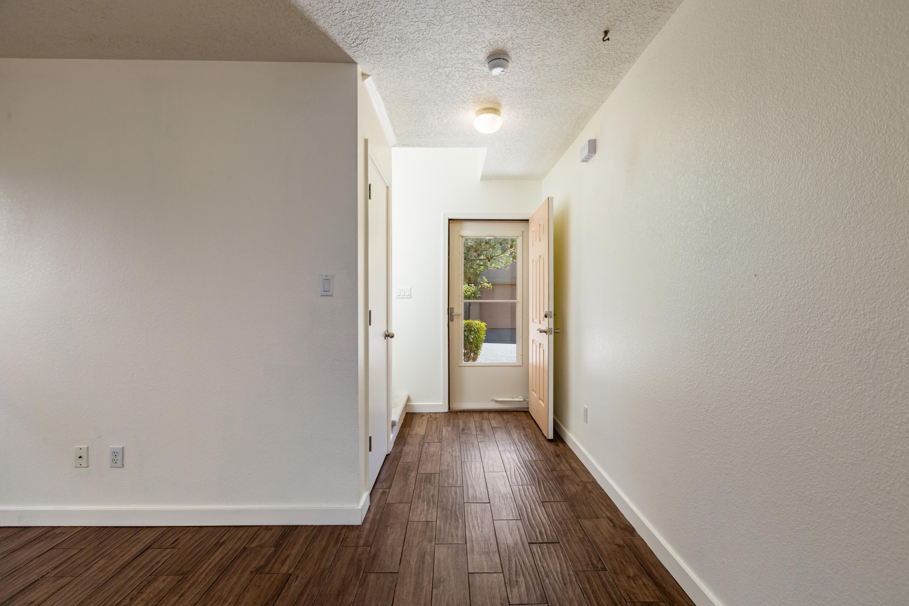 Photo 3 of Sale Pending at 12509 Snowmass Way Ne, Albuquerque, NM 87111 | MLS# 1110151 | Listing updated on 2026-10-21