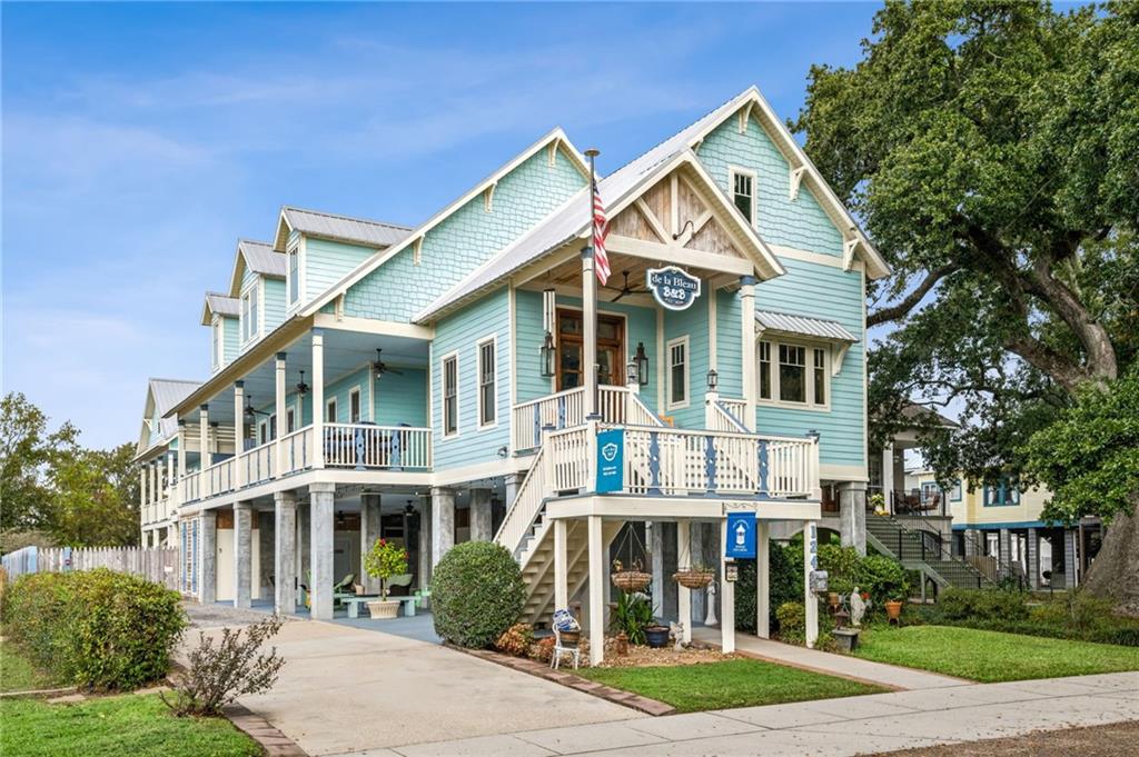 Photo 1 of Mansion for sale at 124 Lafitte St, Mandeville, LA 70448 | MLS# 2575178 | Listing updated on 2026-09-03