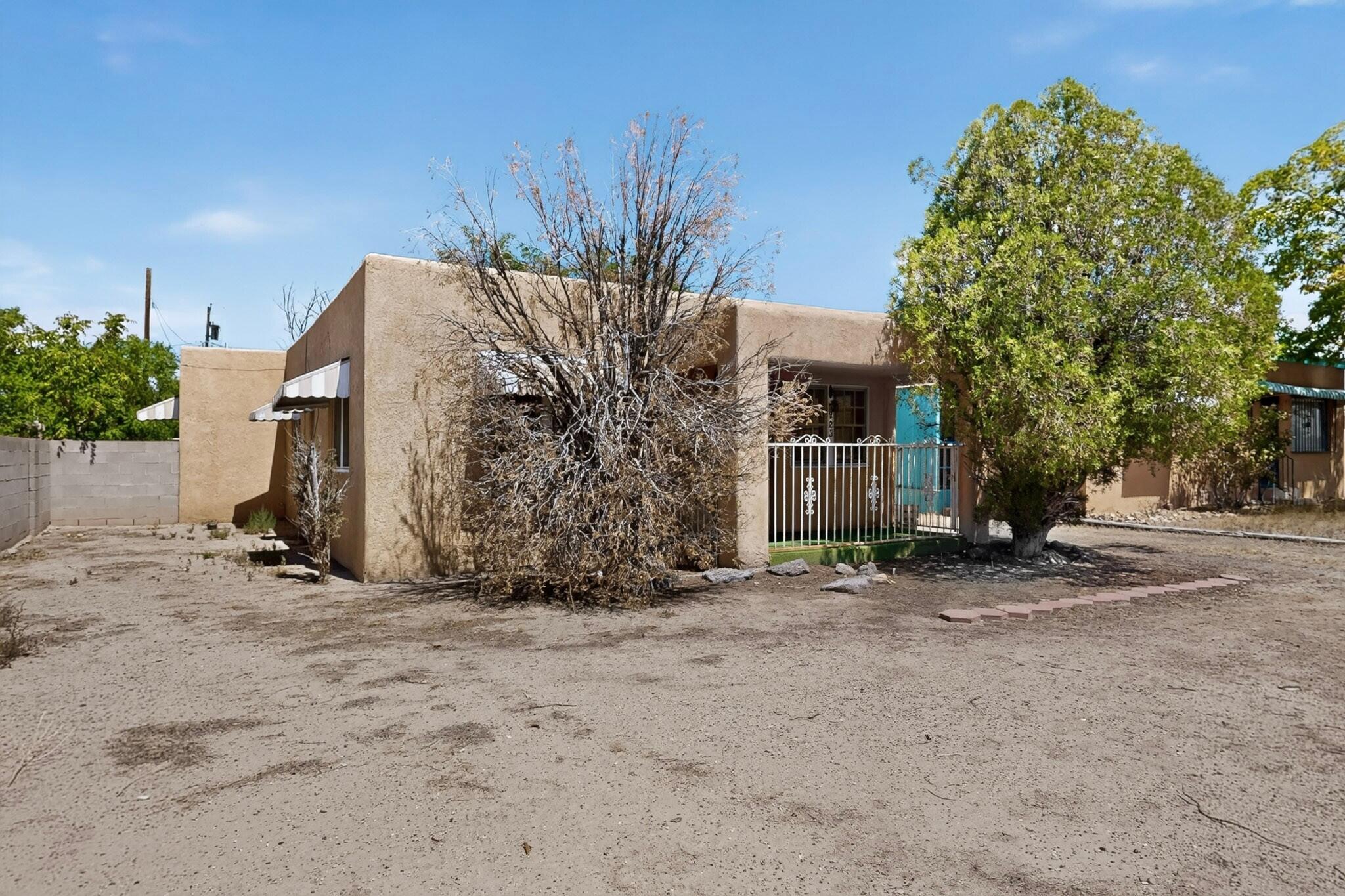 Photo 3 of Sale Pending at 823 Headingly Ave Nw, Albuquerque, NM 87107 | MLS# 1110189 | Listing updated on 2026-09-17
