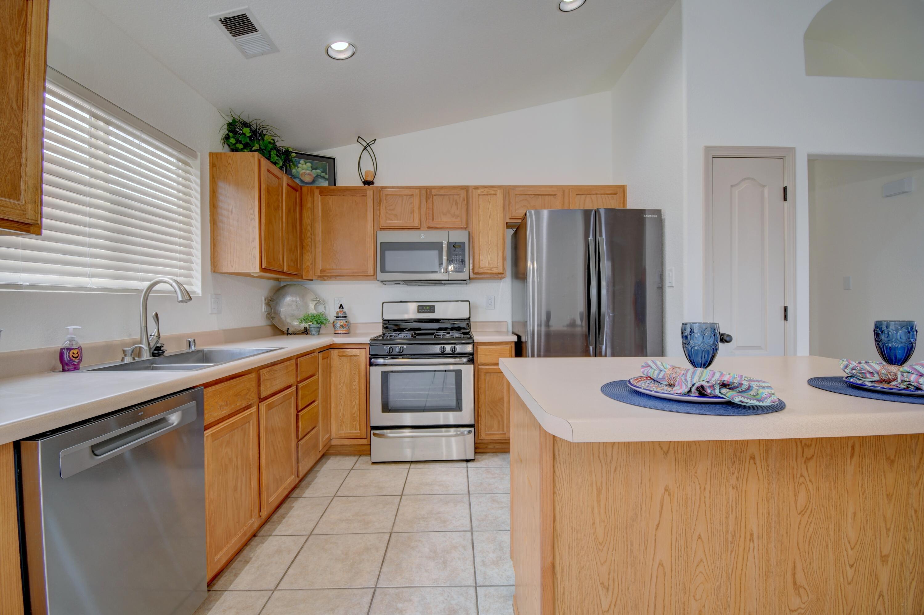 Photo 4 of Single family home for sale at 644 Peaceful Meadows Dr NE, Rio Rancho, NM 87144 | MLS# 1110256 | Listing updated on 2026-09-18