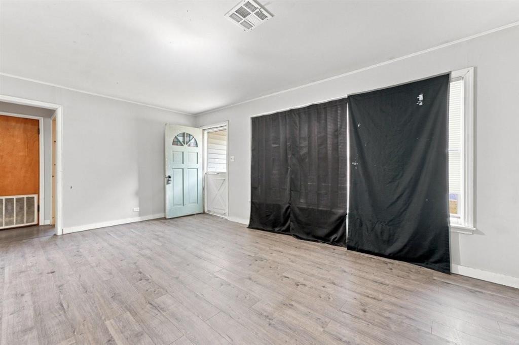 530 W Lincoln Street — photo 2