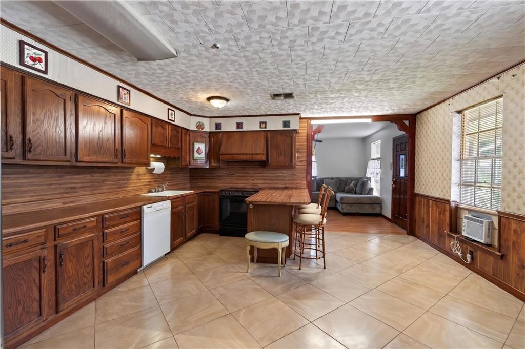 Photo 3 of Single family home for sale at 1832 Redwood Dr, Harvey, LA 70058 | MLS# 2575374 | Listing updated on 2026-09-02