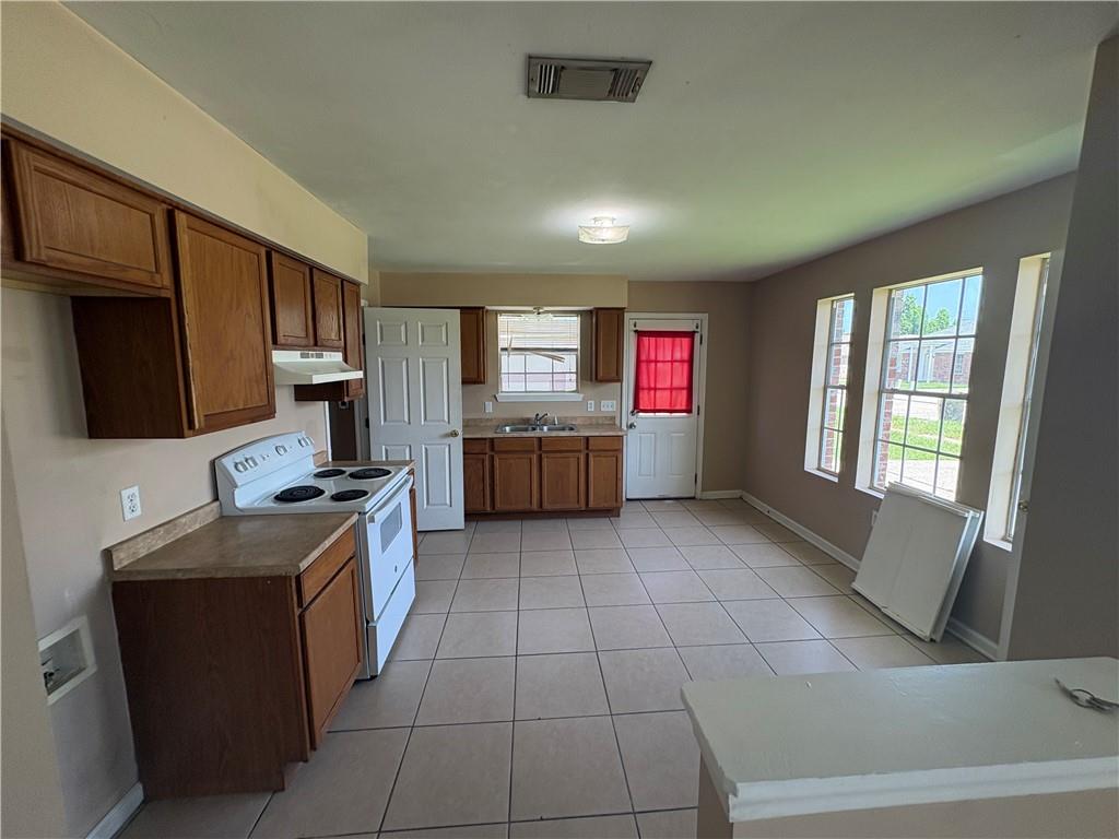Photo 4 of House for sale at 9100 02 Titans Dr, Chalmette, LA 70043 | MLS# 2575549 | Listing updated on 2026-09-14