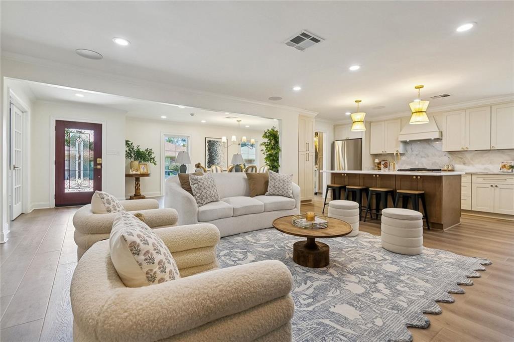 Photo 2 of Sale Pending at 1245 Aris Ave, Metairie, LA 70005 | MLS# 2575553 | Listing updated on 2026-10-07