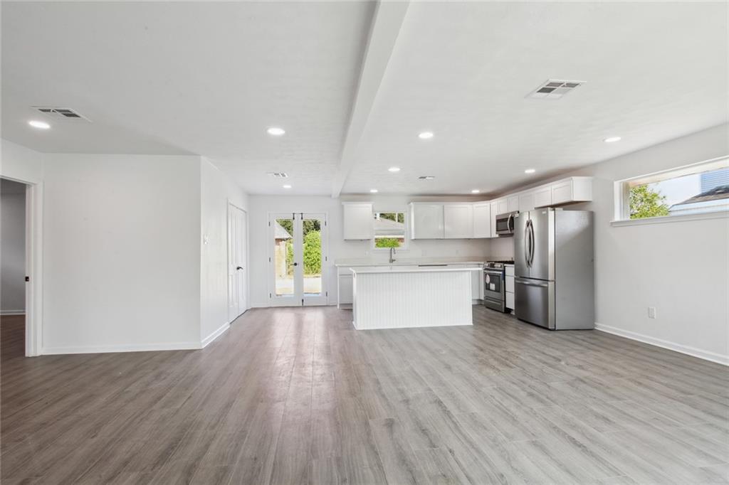Photo 3 of Single family home for sale at 1105 Oaklawn Dr, Metairie, LA 70005 | MLS# 2575172 | Listing updated on 2026-09-03