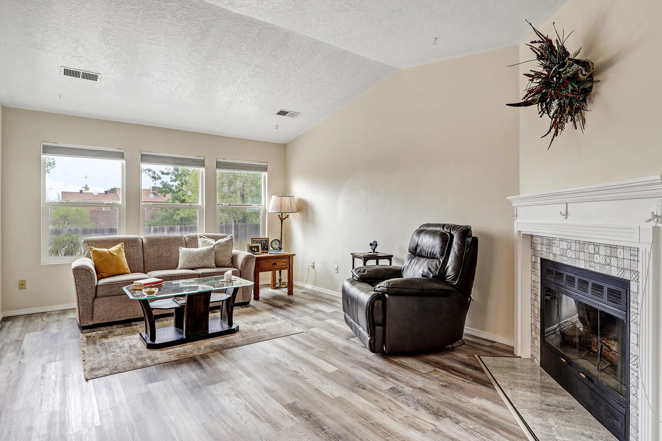 Photo 3 of Single family home for sale at 6516 Quail Run Rd NE, Rio Rancho, NM 87144 | MLS# 1110346 | Listing updated on 2026-09-16