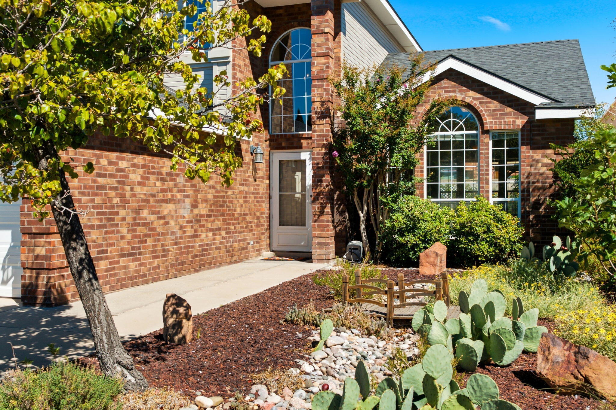 Photo 2 of Single family home for sale at 8509 Ashton Pl Ne, Albuquerque, NM 87122 | MLS# 1110359 | Listing updated on 2026-09-15
