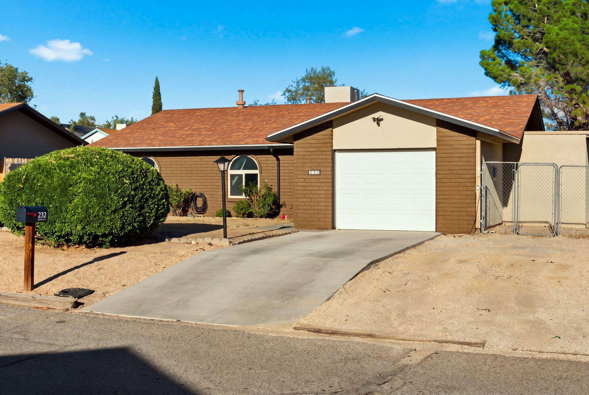 Photo 2 of Single family home for sale at 232 17th Street Se, Rio Rancho, NM 87124 | MLS# 1110376 | Listing updated on 2026-09-07