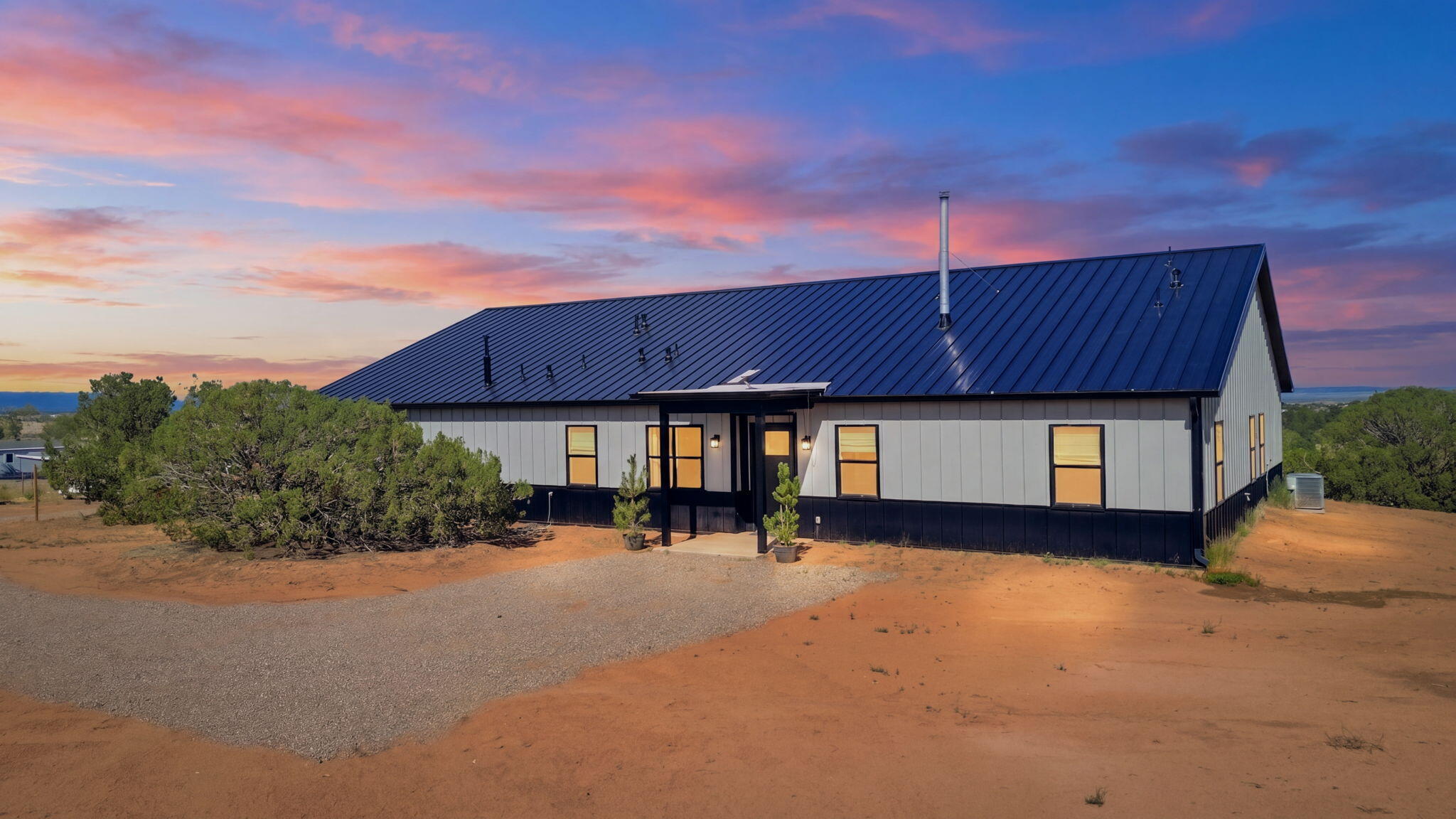 Photo 1 of Single family home for sale at 8 S Horton Rd, Edgewood, NM 87015 | MLS# 1110397 | Listing updated on 2026-09-05