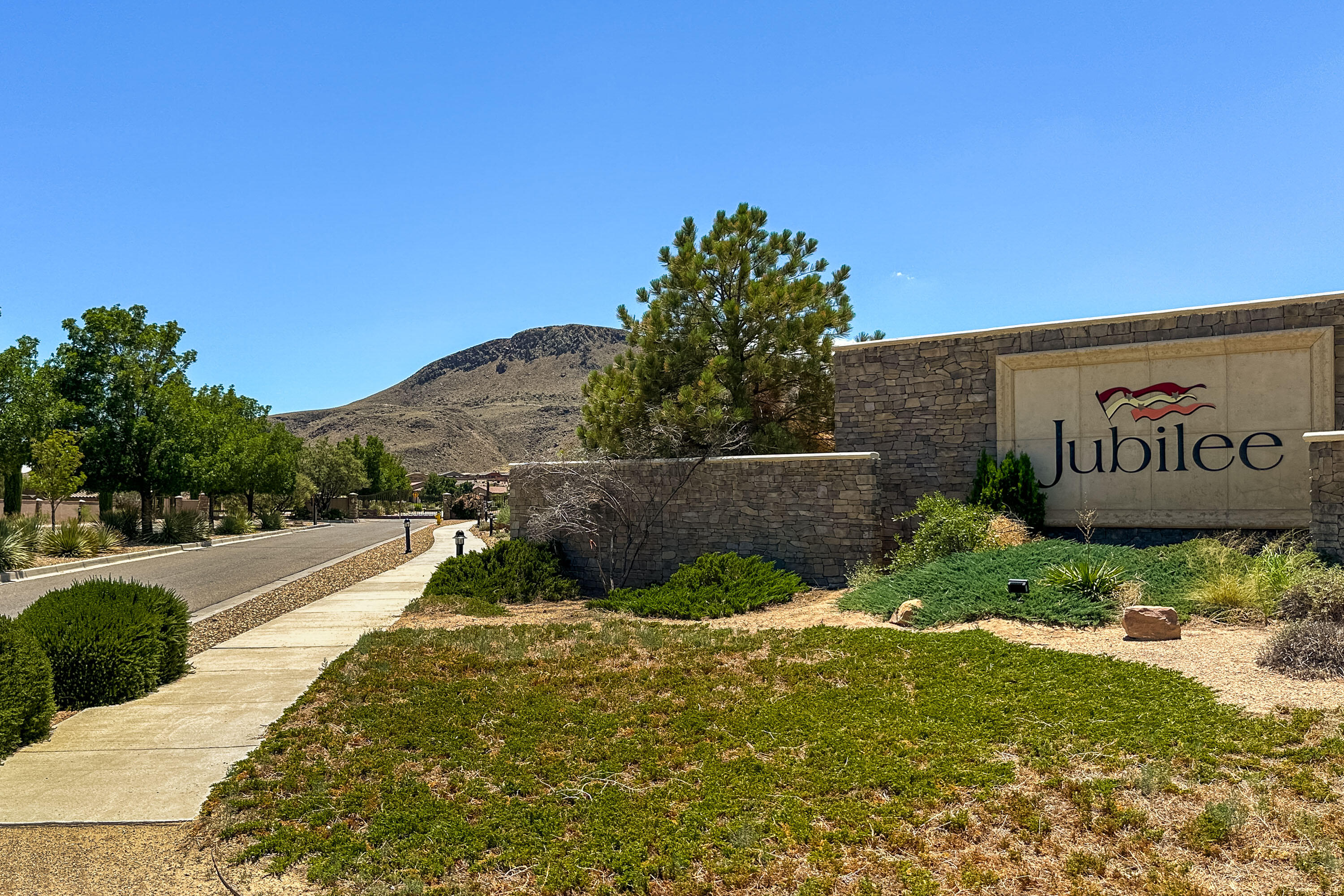 Photo 2 of Single family home for sale at 4070 Mora River Ave Sw, Los Lunas, NM 87031 | MLS# 1110408 | Listing updated on 2026-09-17