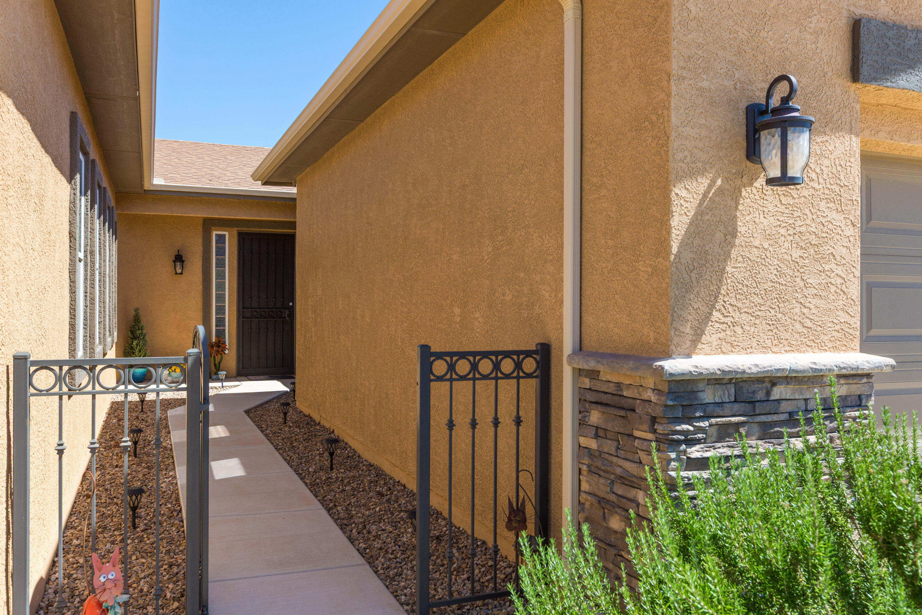 Photo 4 of Single family home for sale at 4070 Mora River Ave SW, Los Lunas, NM 87031 | MLS# 1110408 | Listing updated on 2026-09-17