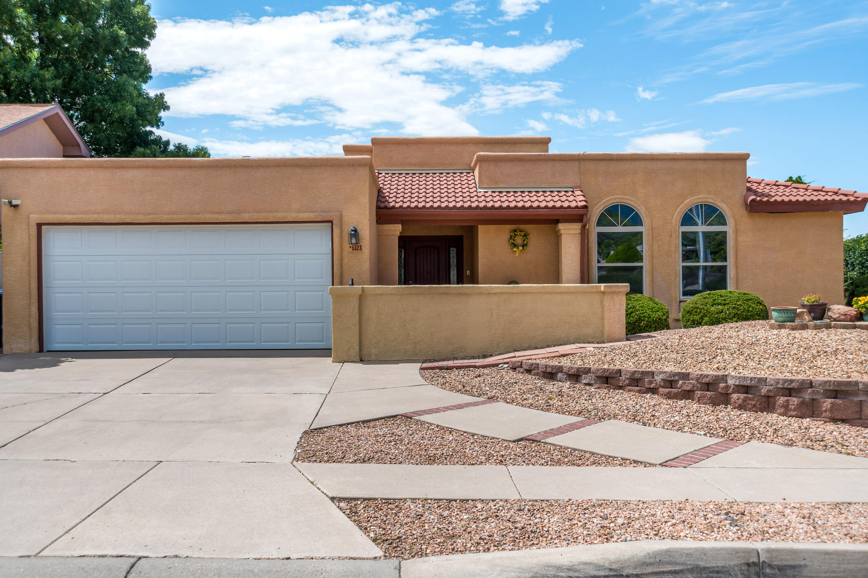5323 Vista Bonita, Albuquerque NM 87111