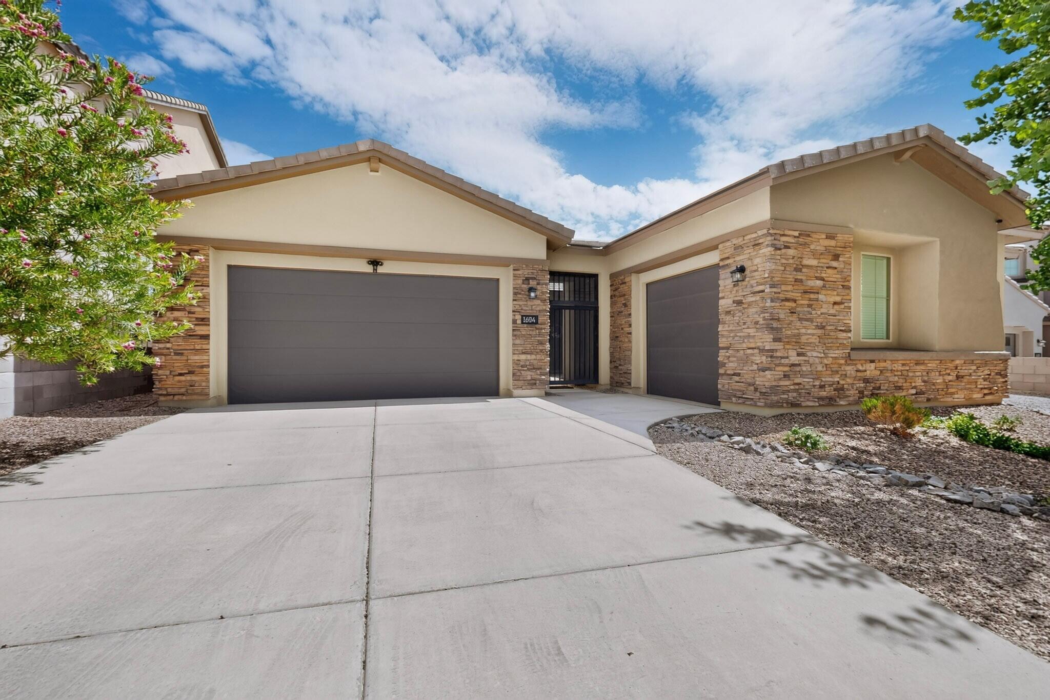 Photo 3 of Single family home for sale at 1604 Deer Valley Trl Nw, Albuquerque, NM 87120 | MLS# 1110425 | Listing updated on 2026-09-14