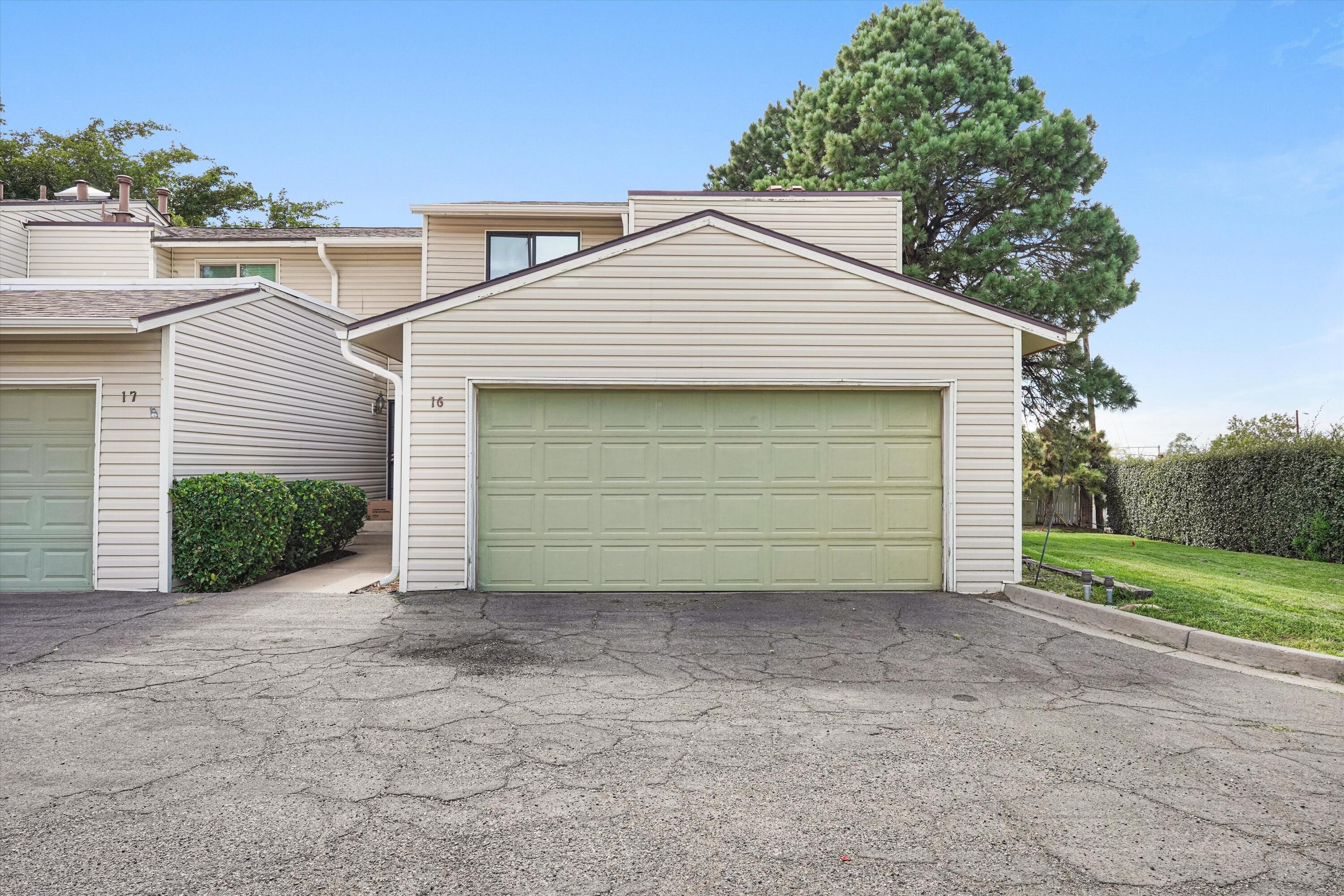 Photo 1 of Sale Pending at 16 Westlake Dr Ne, Albuquerque, NM 87112 | MLS# 1110432 | Listing updated on 2026-09-15