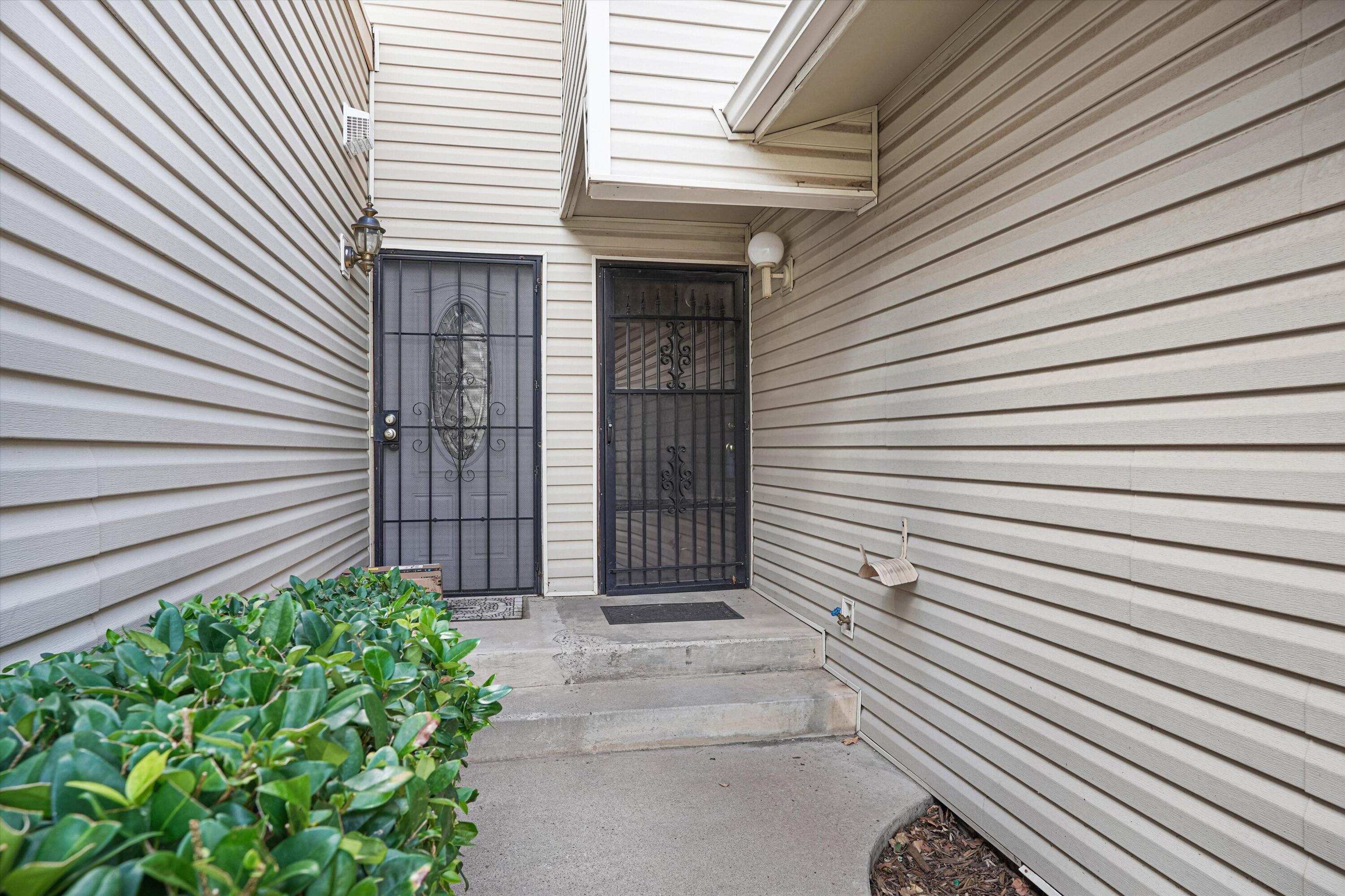 Photo 2 of Sale Pending at 16 Westlake Dr Ne, Albuquerque, NM 87112 | MLS# 1110432 | Listing updated on 2026-10-27
