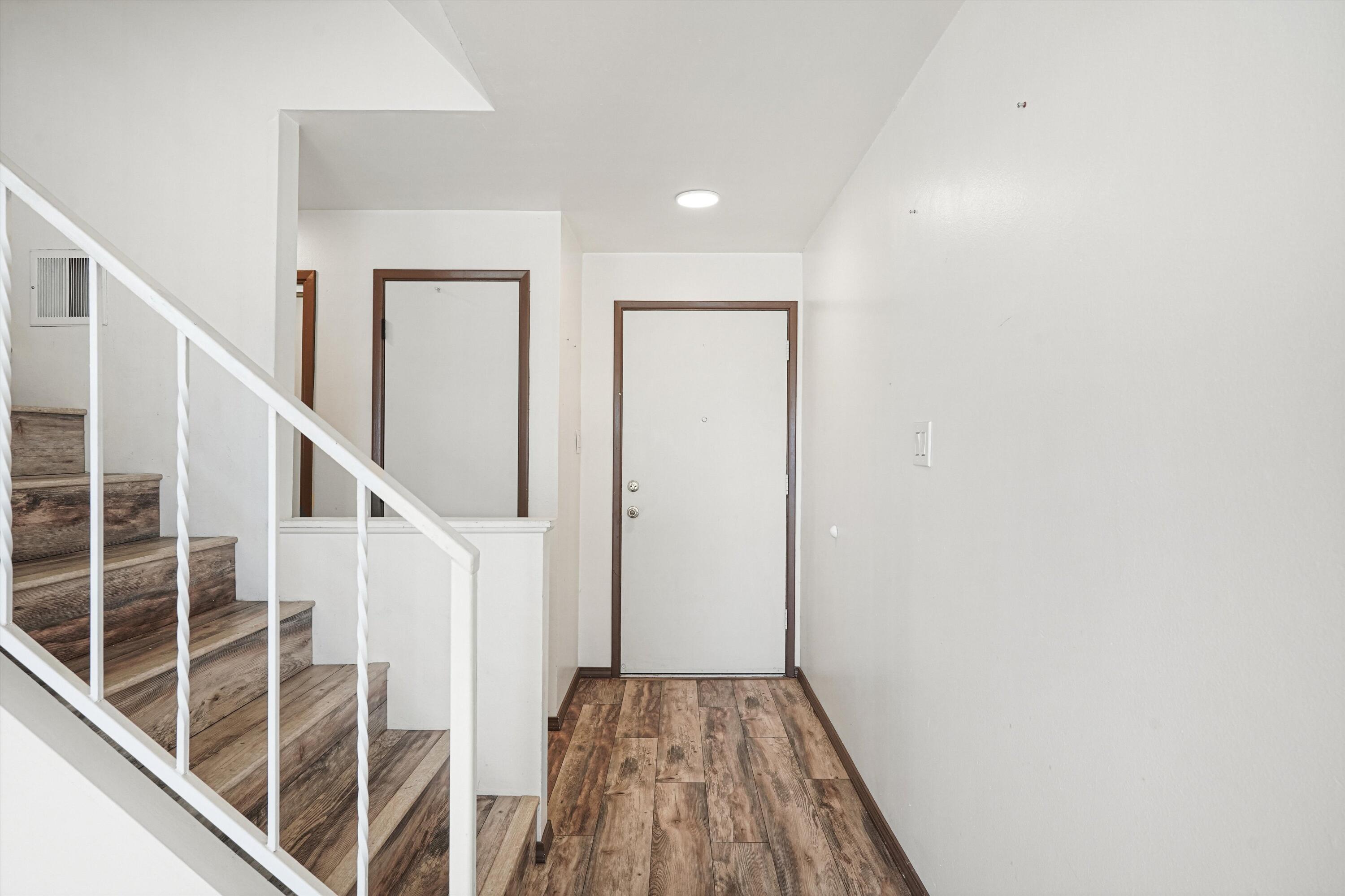Photo 3 of Sale Pending at 16 Westlake Dr Ne, Albuquerque, NM 87112 | MLS# 1110432 | Listing updated on 2026-09-15