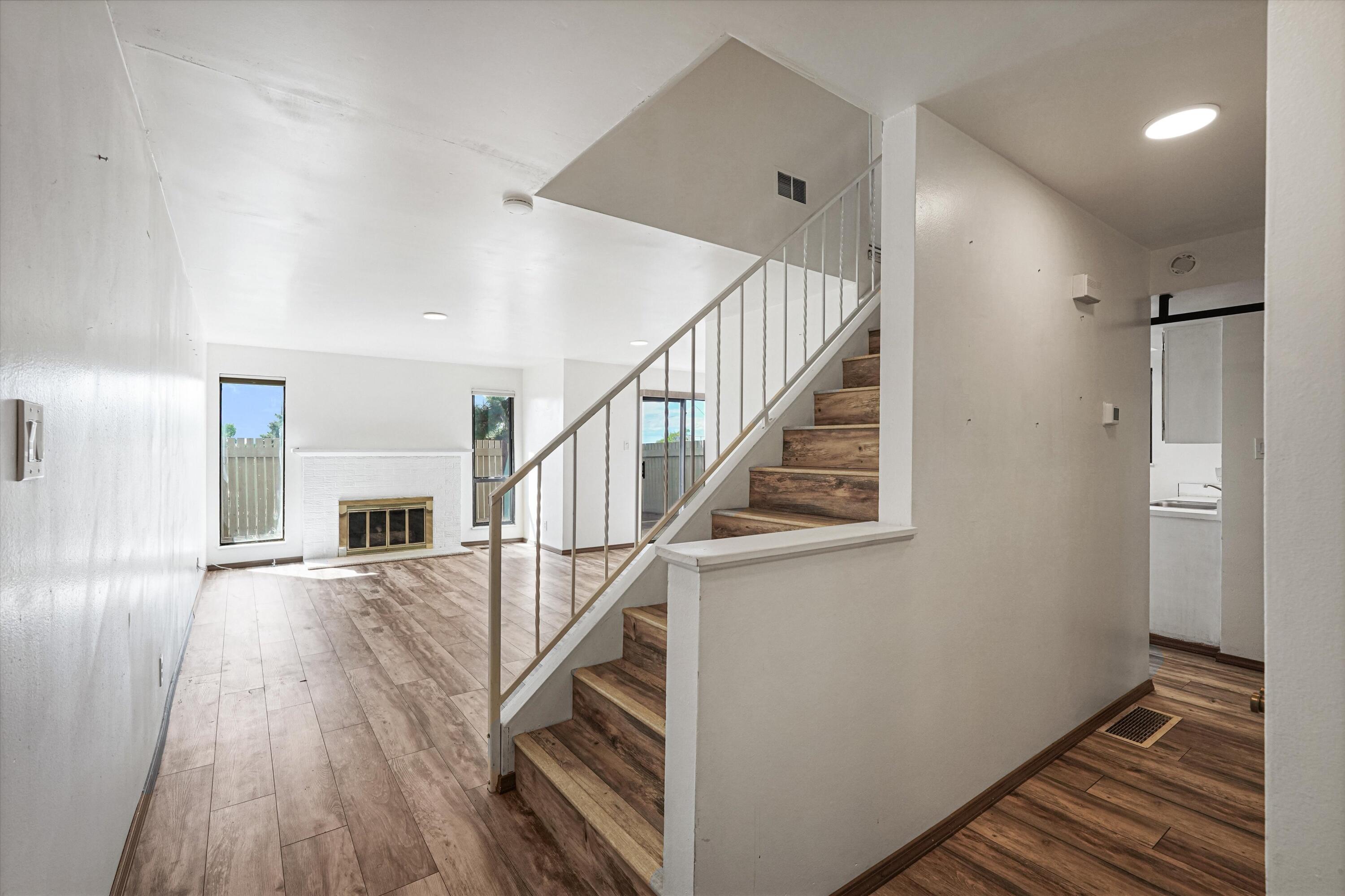 Photo 3 of Sale Pending at 16 Westlake Dr NE, Albuquerque, NM 87112 | MLS# 1110432 | Listing updated on 2026-09-15