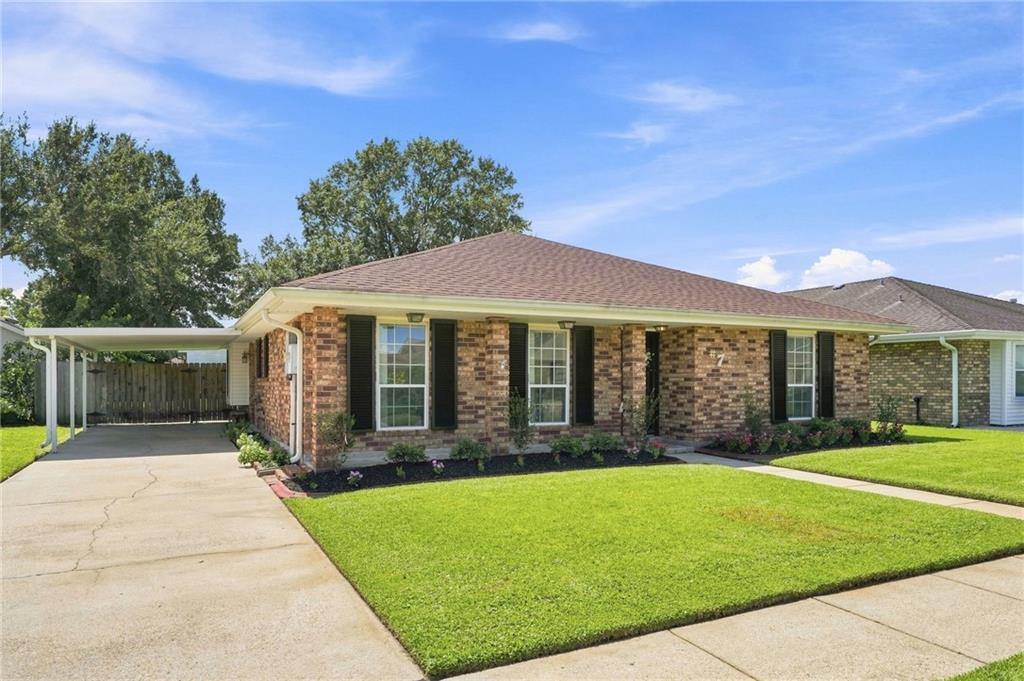 Photo 2 of Single family home for sale at 7 Caddo Ct, Kenner, LA 70065 | MLS# 2574992 | Listing updated on 2026-09-23