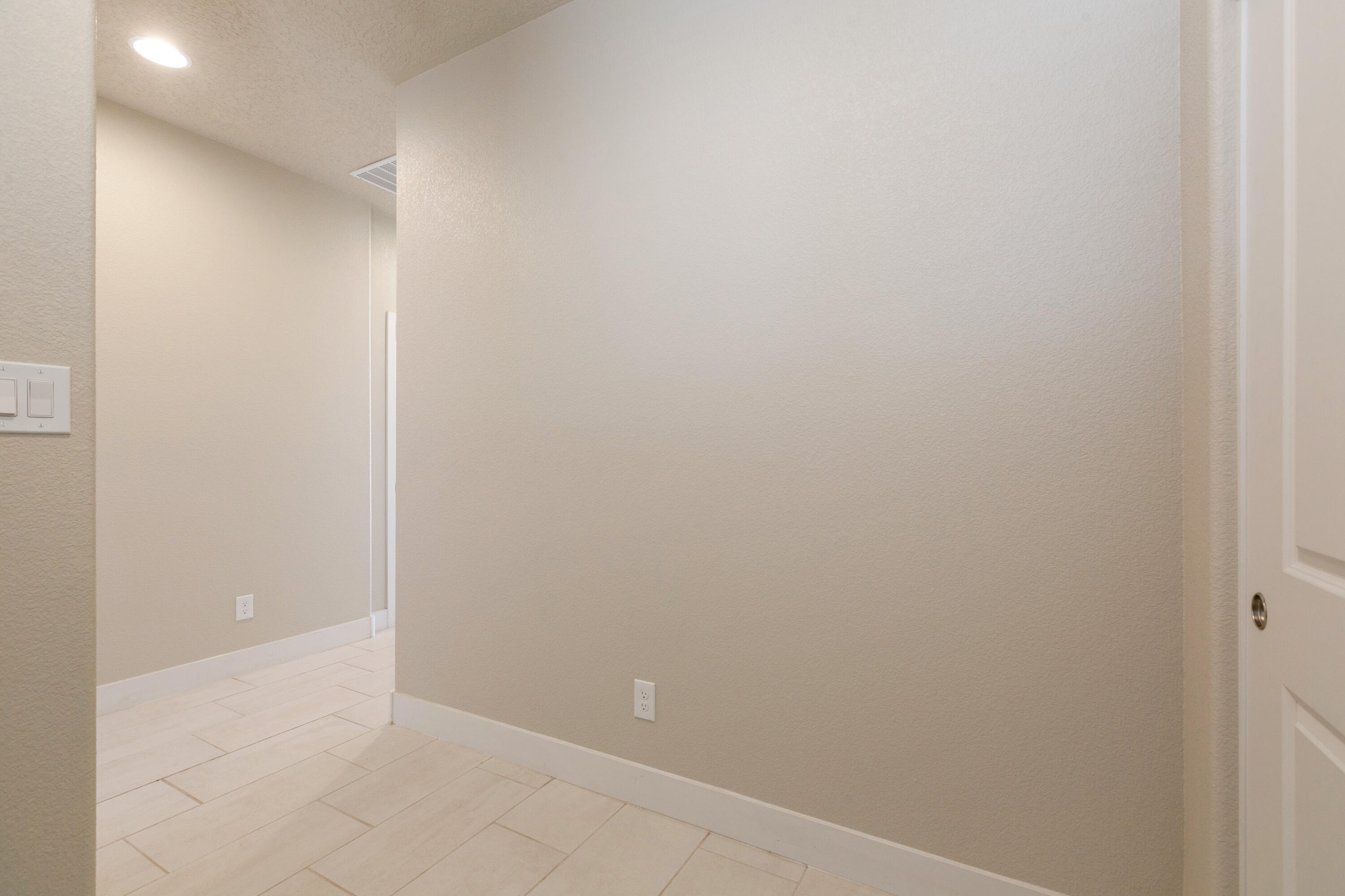 Photo 3 of Single family home for sale at 937 Northern Blvd NE, Rio Rancho, NM 87124 | MLS# 1110454 | Listing updated on 2026-09-17