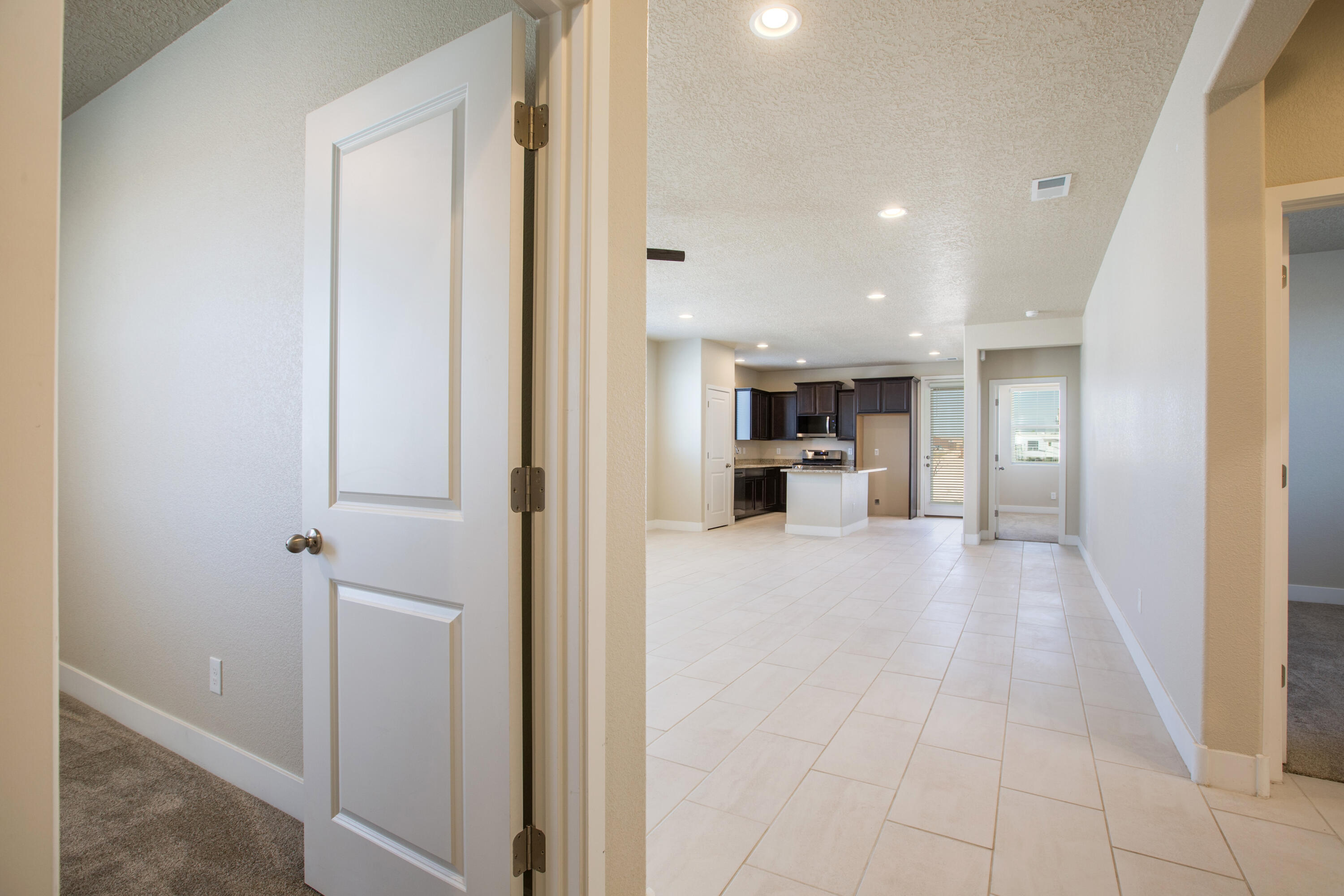 Photo 4 of Single family home for sale at 937 Northern Blvd NE, Rio Rancho, NM 87124 | MLS# 1110454 | Listing updated on 2026-09-17