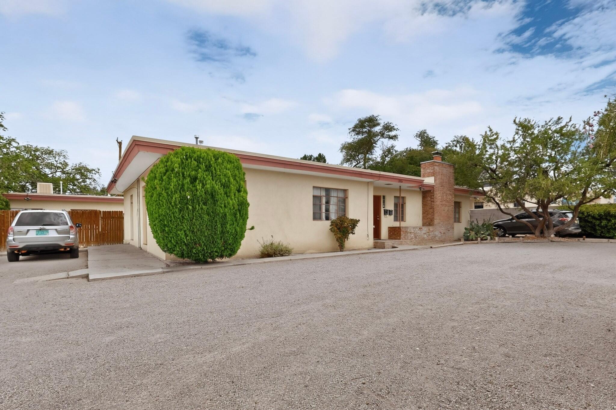 Photo 4 of House for sale at 306 Carlisle Blvd SE, Albuquerque, NM 87106 | MLS# 1110515 | Listing updated on 2026-10-17