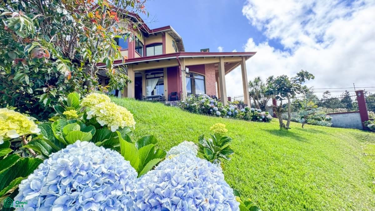 5 bed Single Family Homes For Sale in San Isidro, Heredia - 1