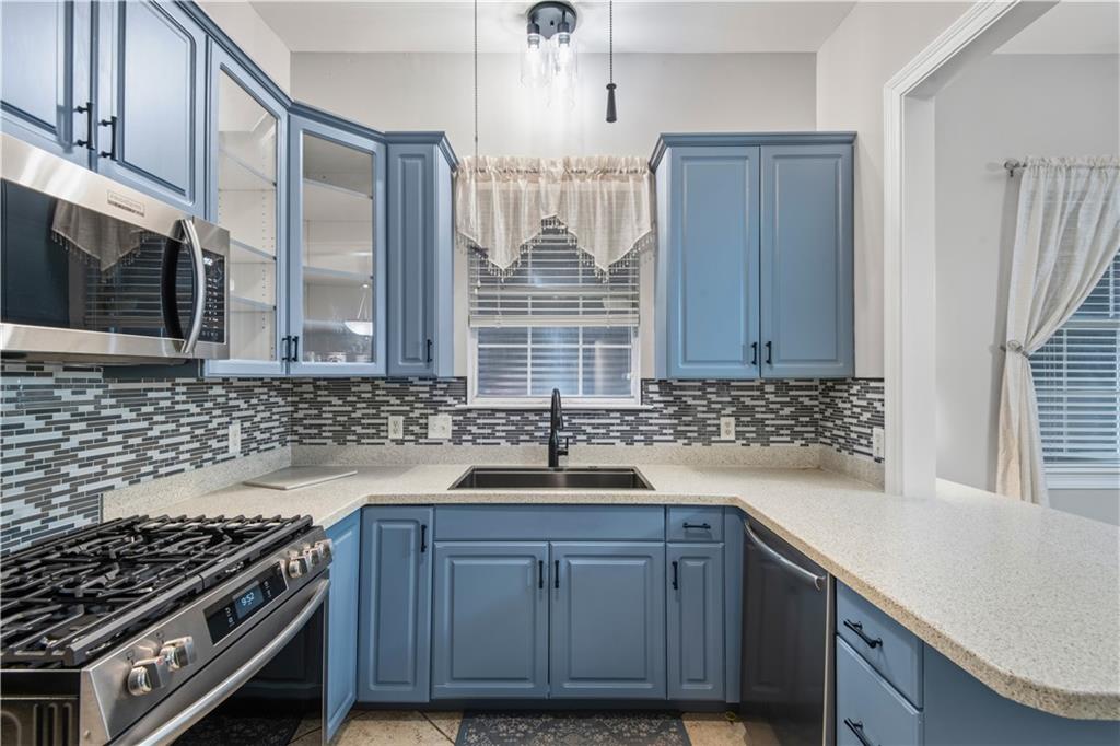 Photo 3 of Townhouse for sale at 1560 Orpheum Ave, Metairie, LA 70005 | MLS# 2576039 | Listing updated on 2026-10-08