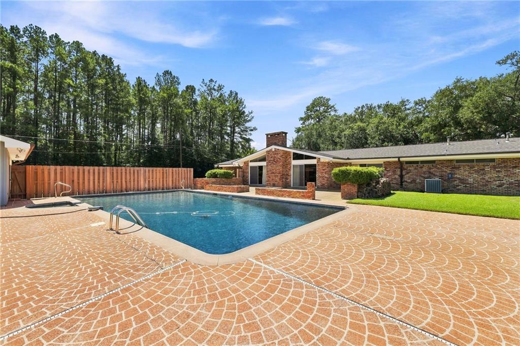 Photo 2 of Single family home for sale at 101 E 8th Street, Independence, LA 70443 | MLS# 2575678 | Listing updated on 2026-09-09